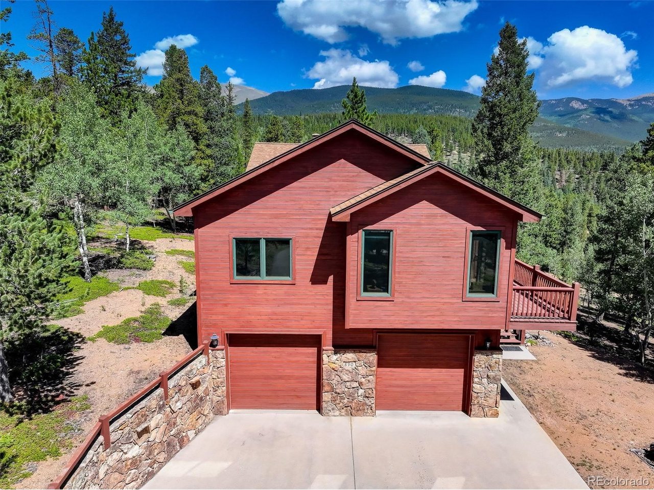 890 Royal Ridge Dr
