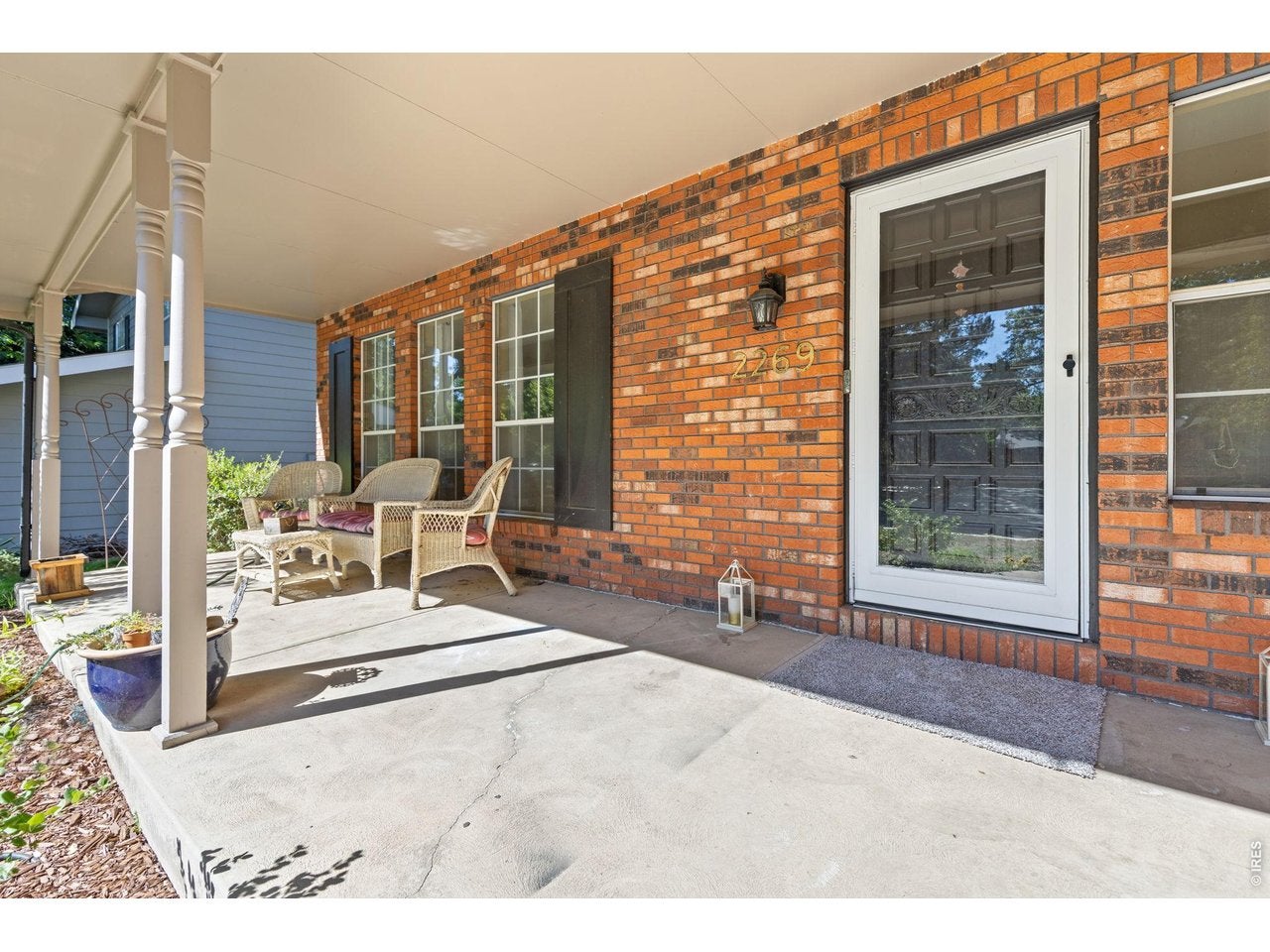 2269 Iroquois Dr