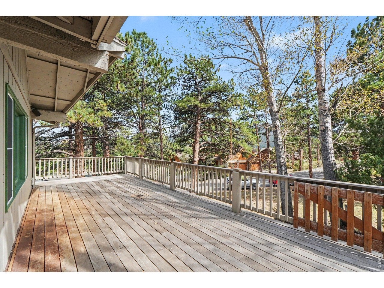 1050 Pine Knoll Dr