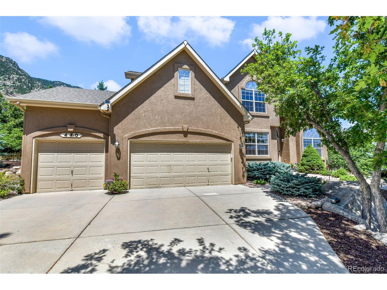 470 Paisley Dr