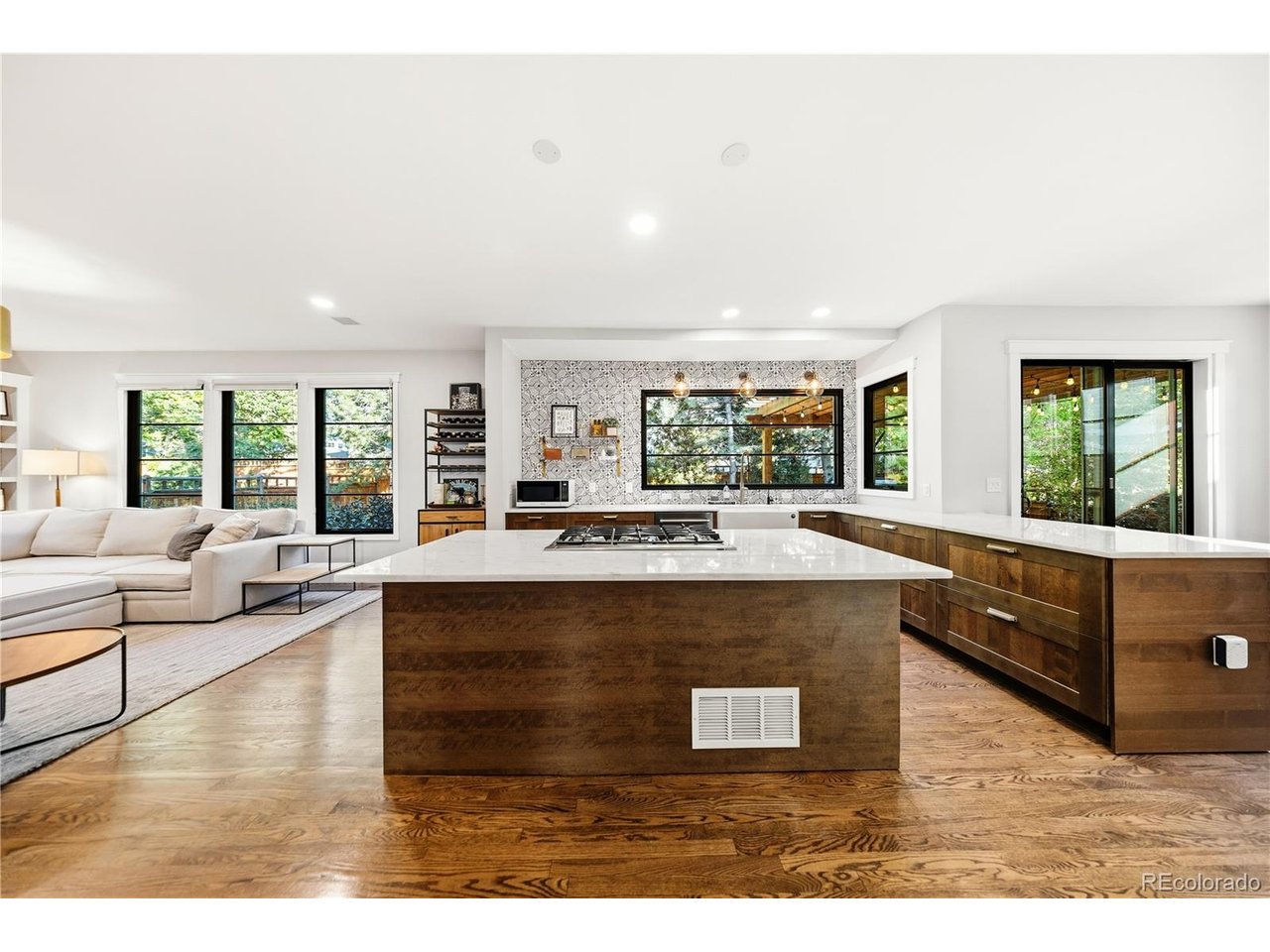 3144 Greensborough Dr
