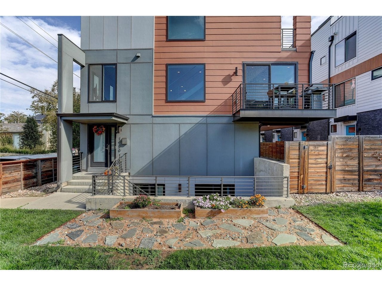 1950 Hooker St