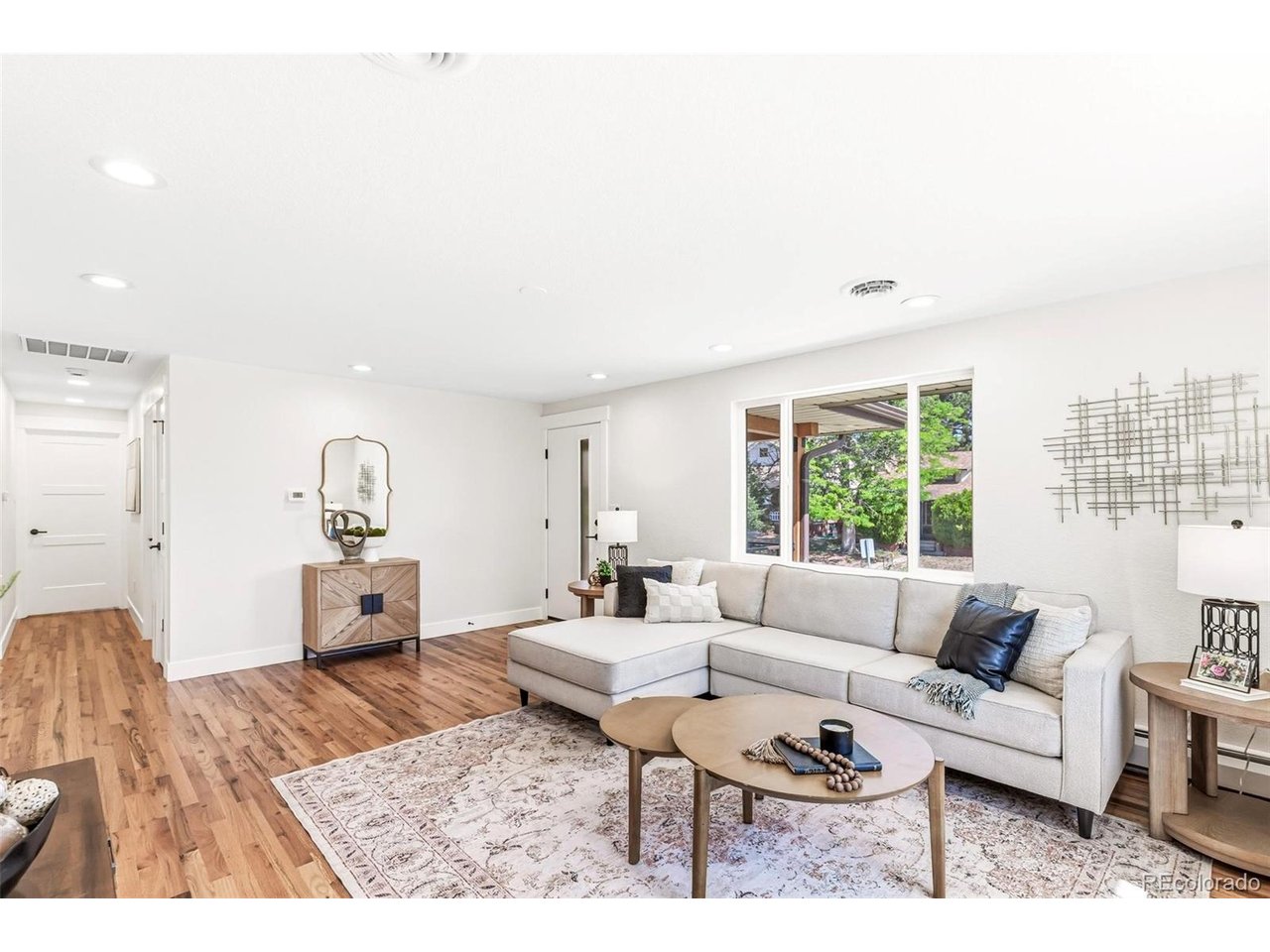 3100 W Denver Pl