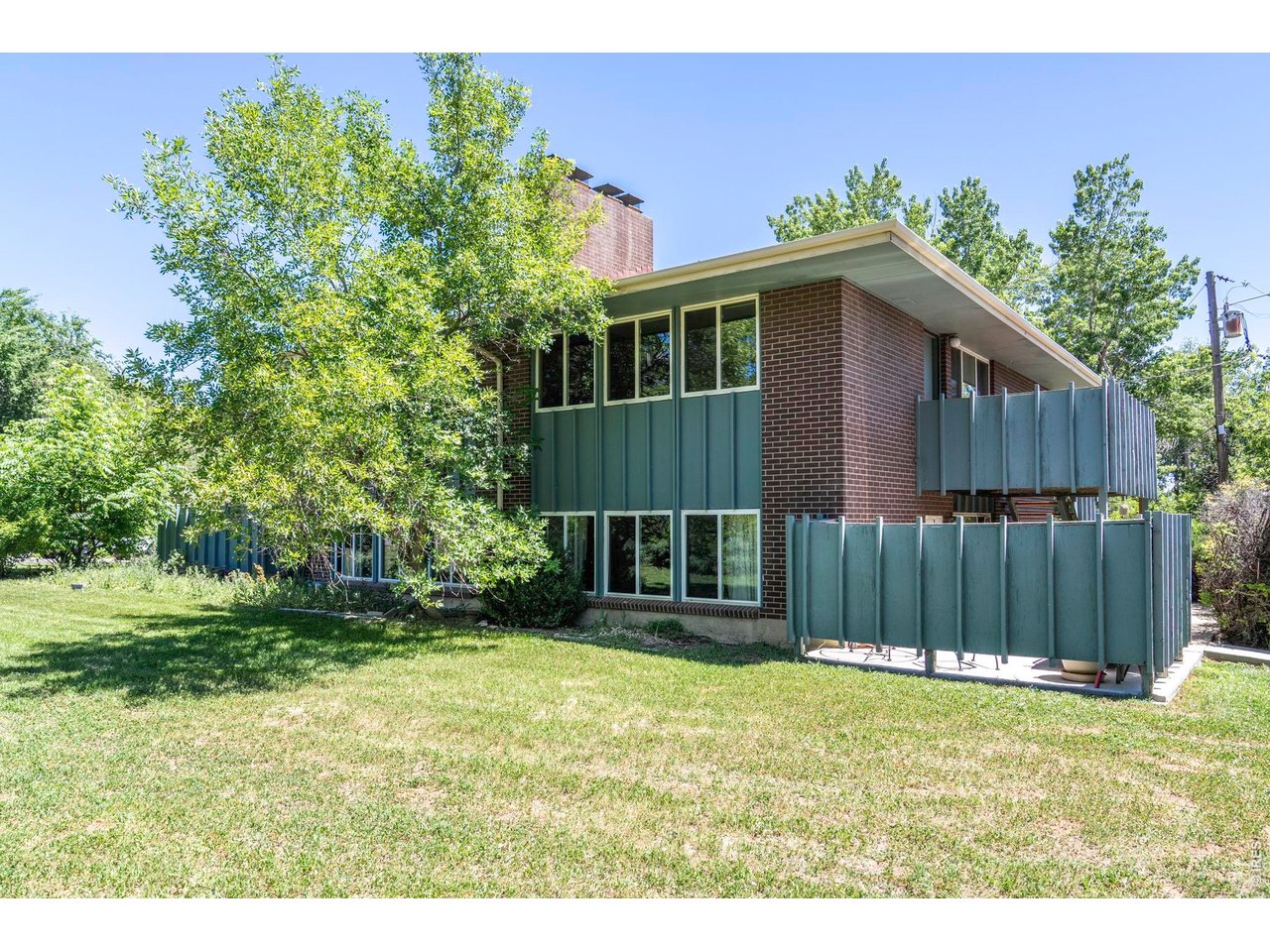 1260 Linden Ave