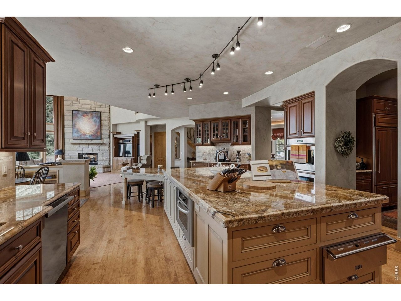 6303 Snowberry Ln, Niwot, CO, 80503, USA, 5 Bedrooms Bedrooms, ,6 BathroomsBathrooms,Residential,Active,6303 Snowberry Ln,1058211