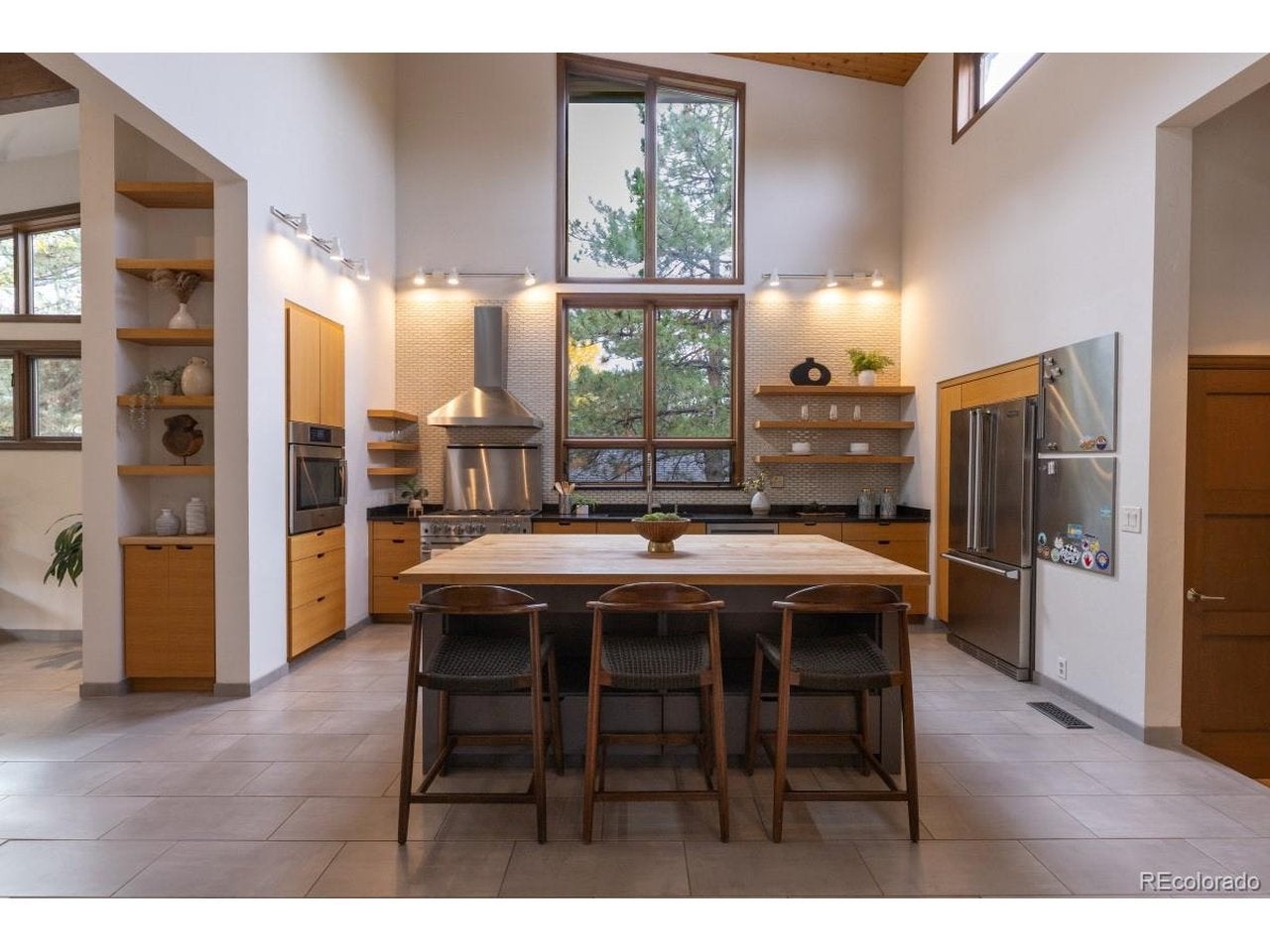 15050 Foothill Rd