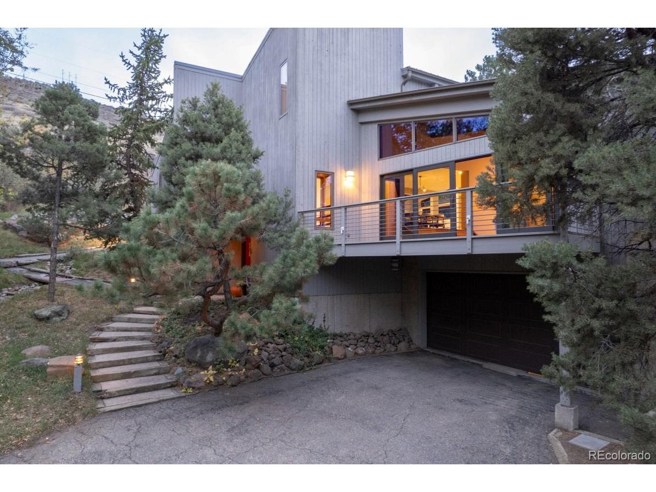 15050 Foothill Rd