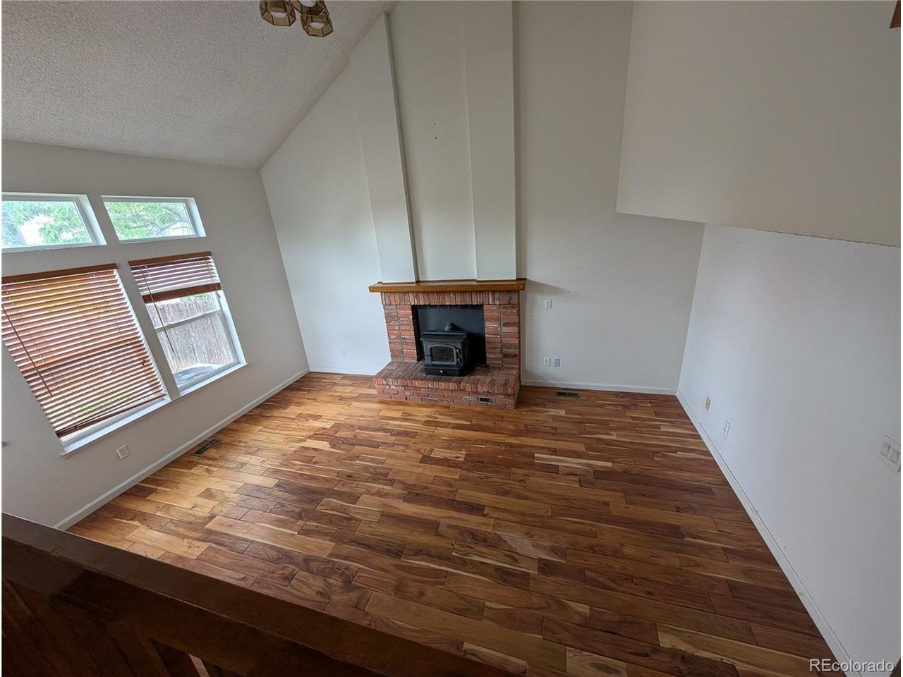 8555 Angela Ln