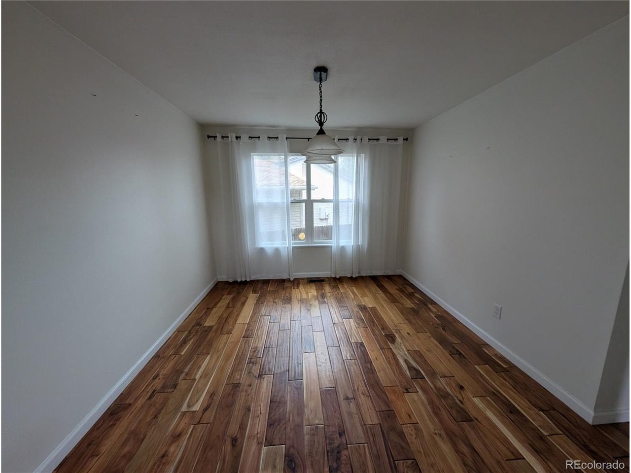 8555 Angela Ln