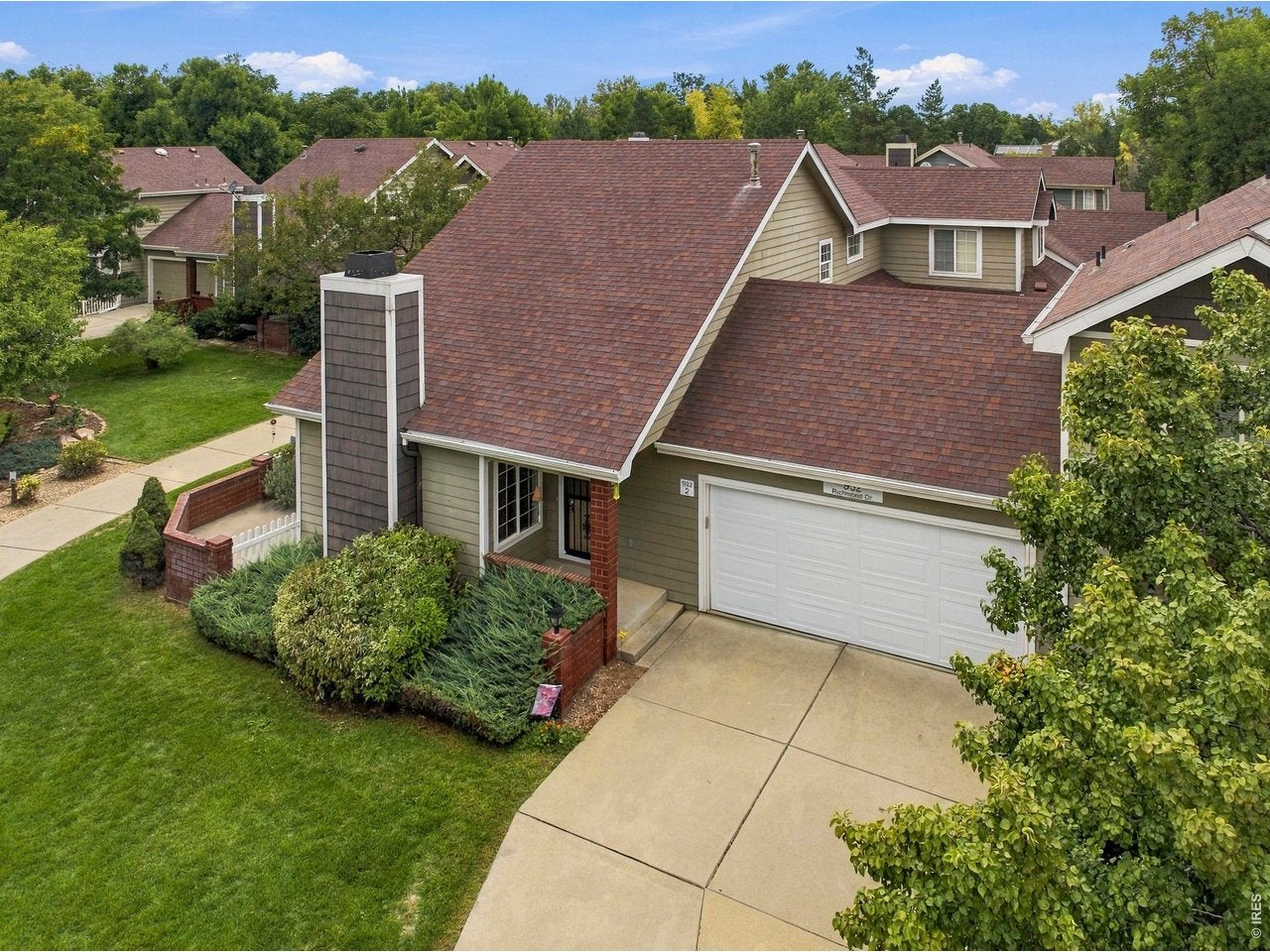 932 Richmond Dr V-2
