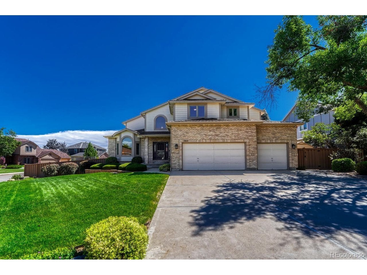 563 Columbine Ave