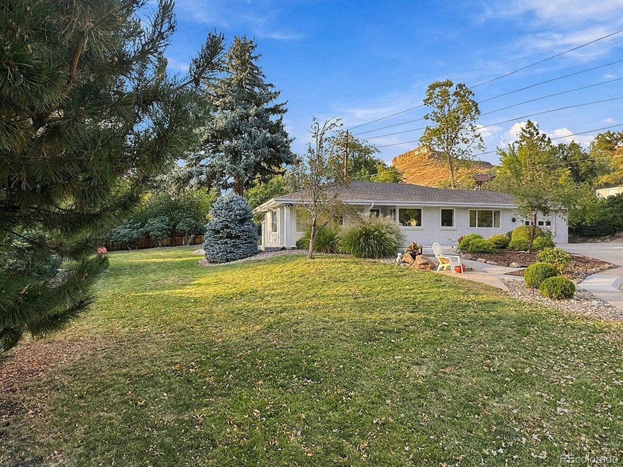 412 Grand Ct