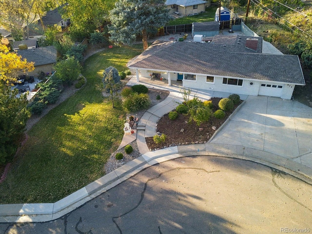 412 Grand Ct