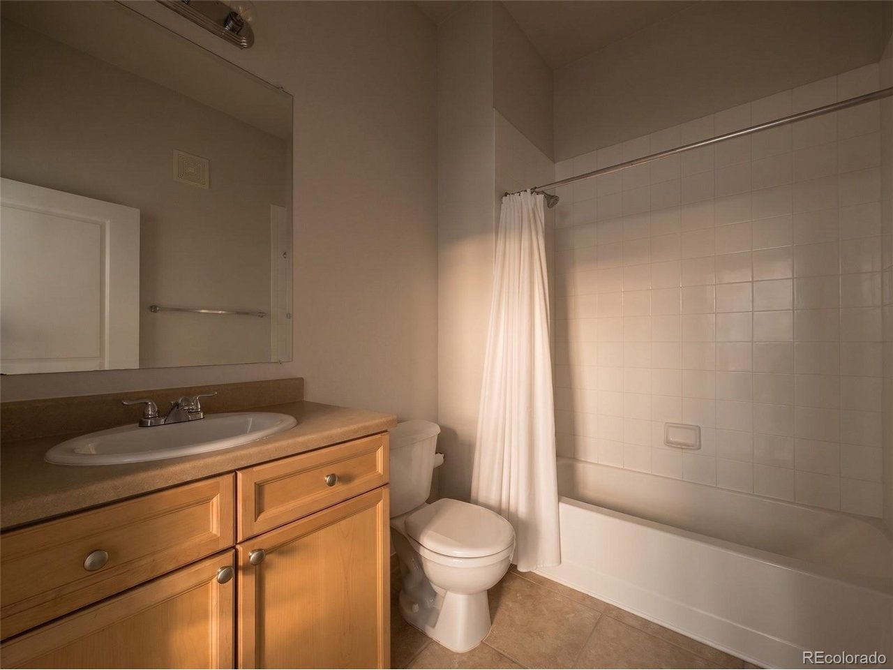 5677 S Park Pl A205