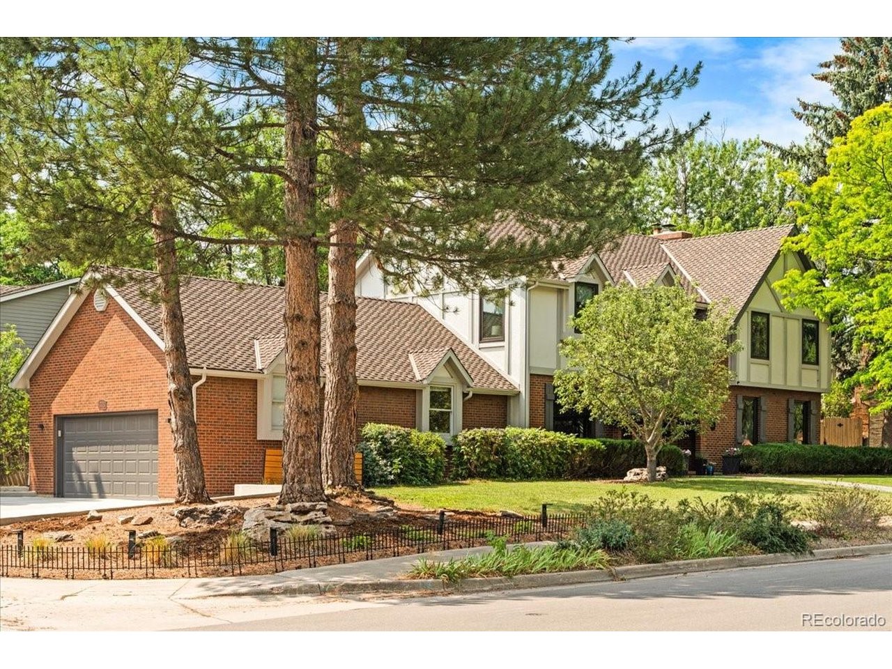 2011 S Gray Dr