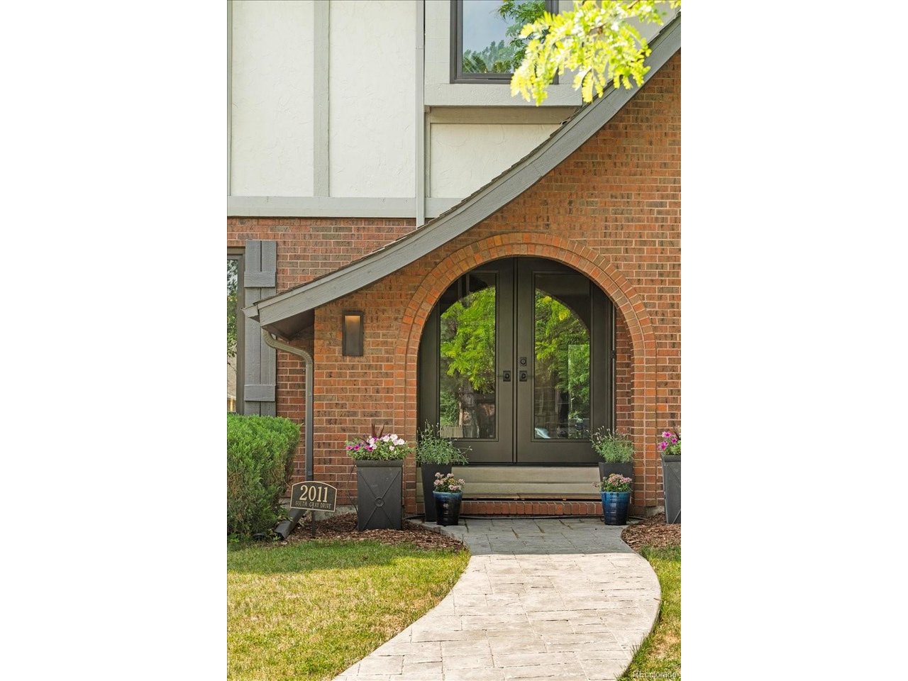 2011 S Gray Dr