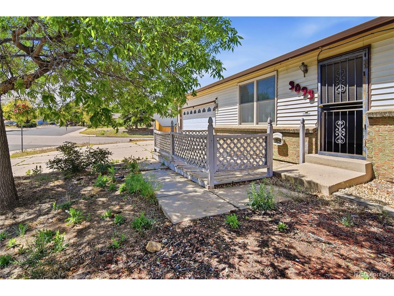 Photo 1 of 28 — 3093 S Olathe Way, Aurora, CO 80013