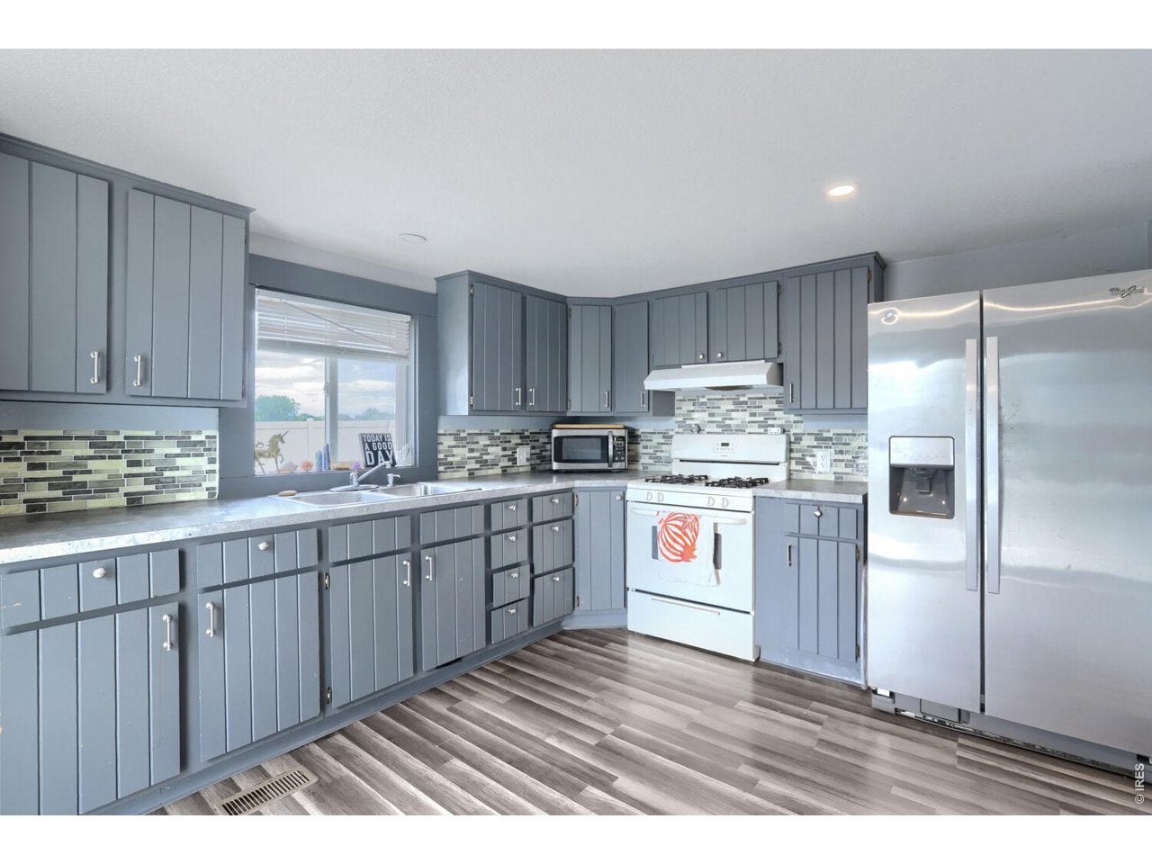 3500 35th Ave 3