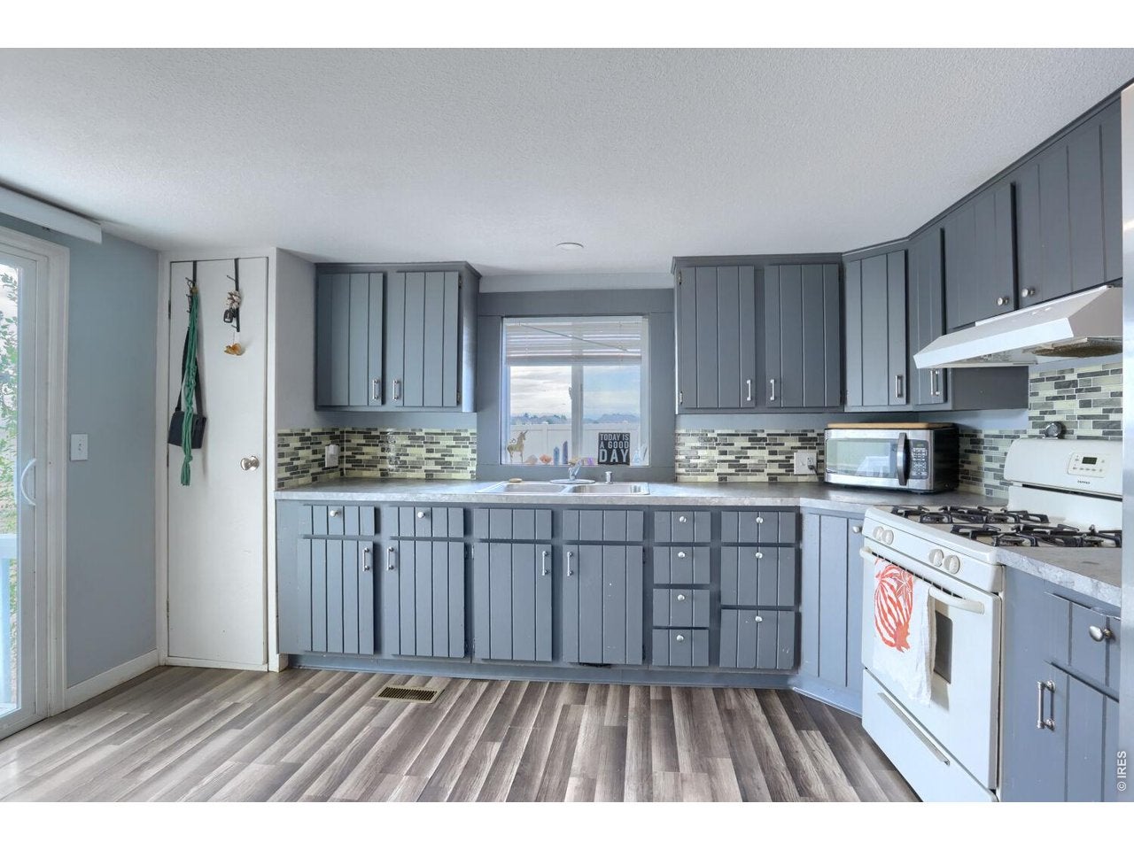 3500 35th Ave 3