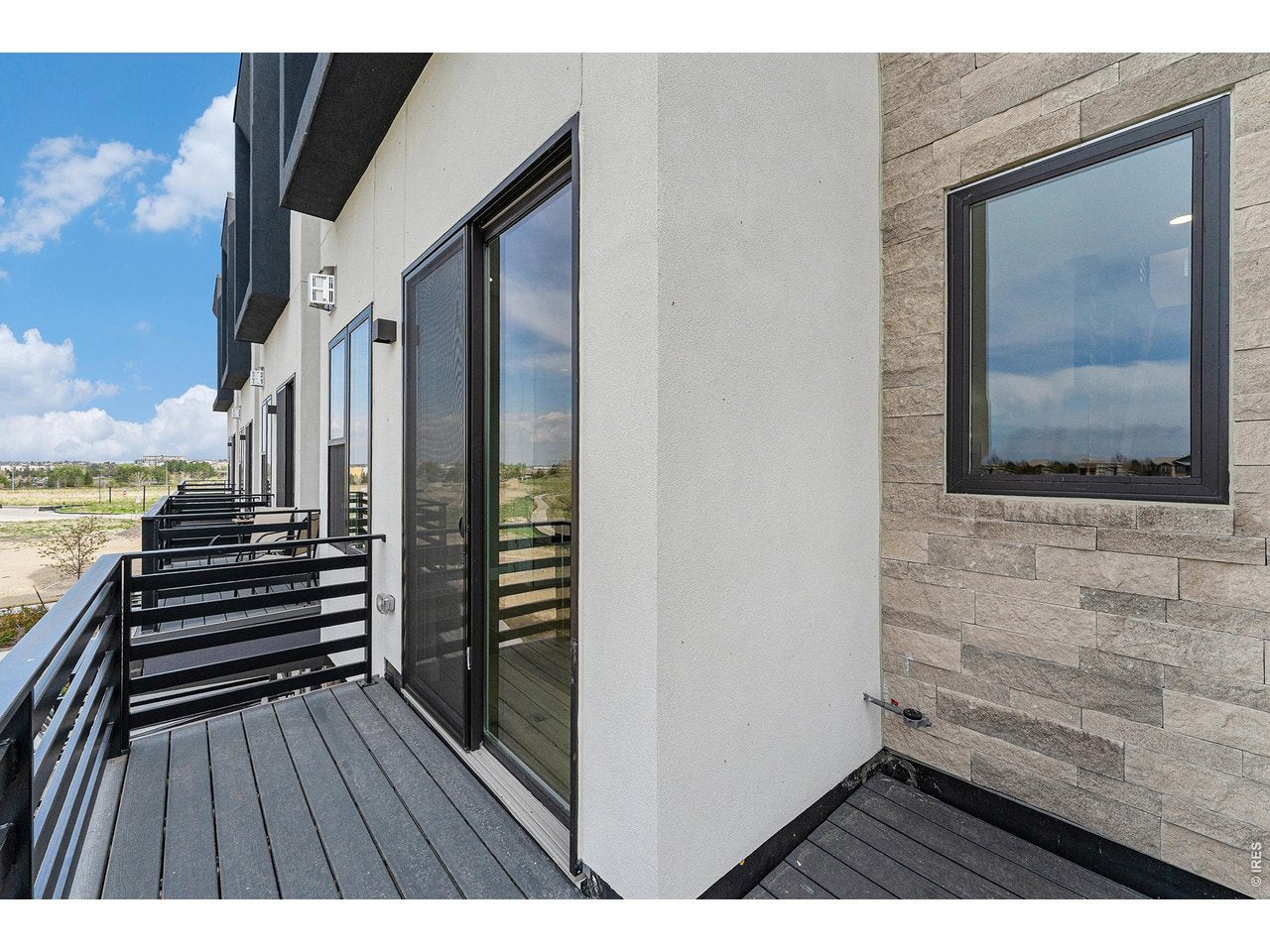 2323 Lakeshore Ln 7-11
