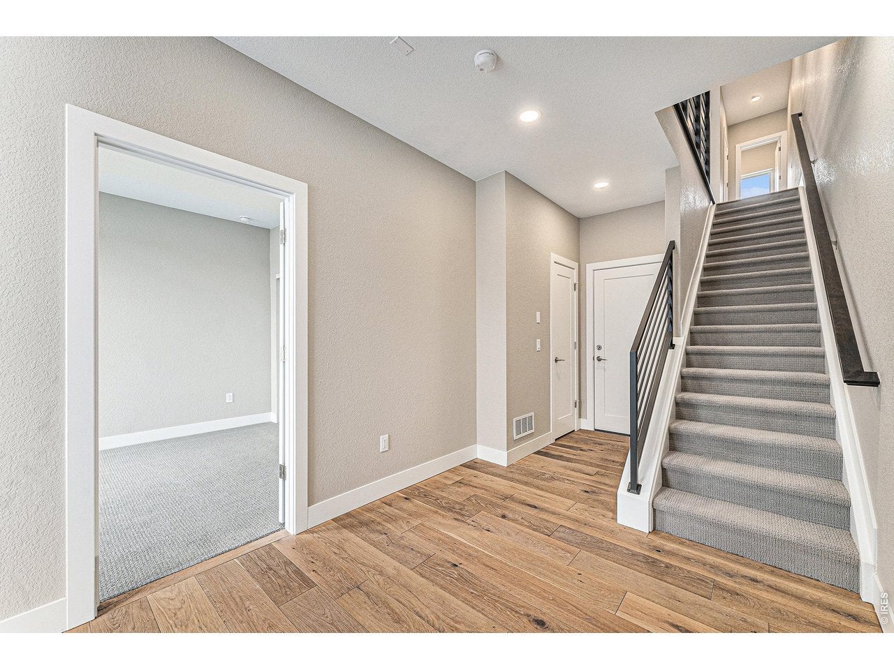 2323 Lakeshore Ln 7-11