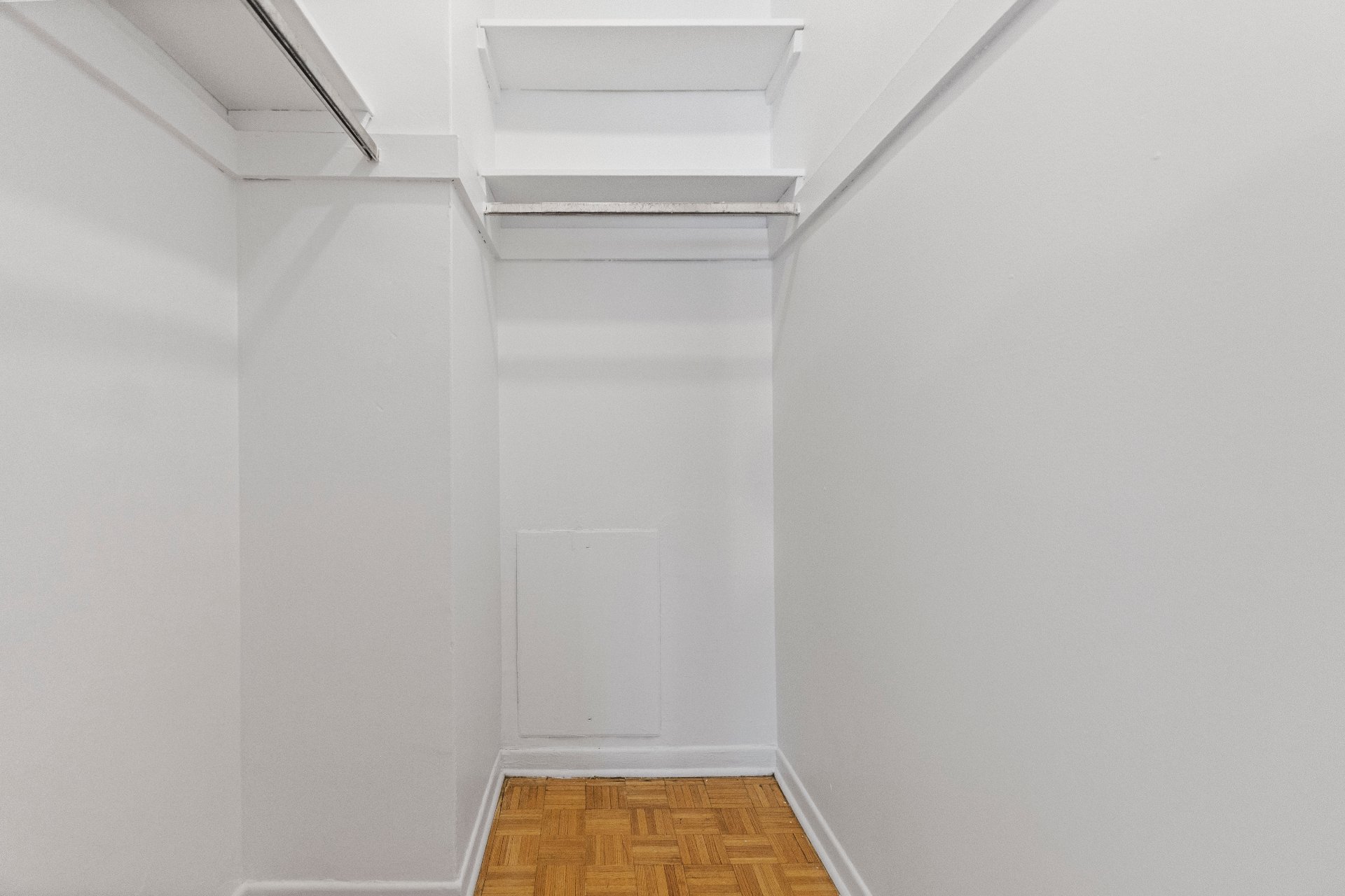 Montréal (Ville-Marie), QC H3H 2J8, Canada, 1 Bedroom Bedrooms, ,1 BathroomBathrooms,Residential,Active,12444