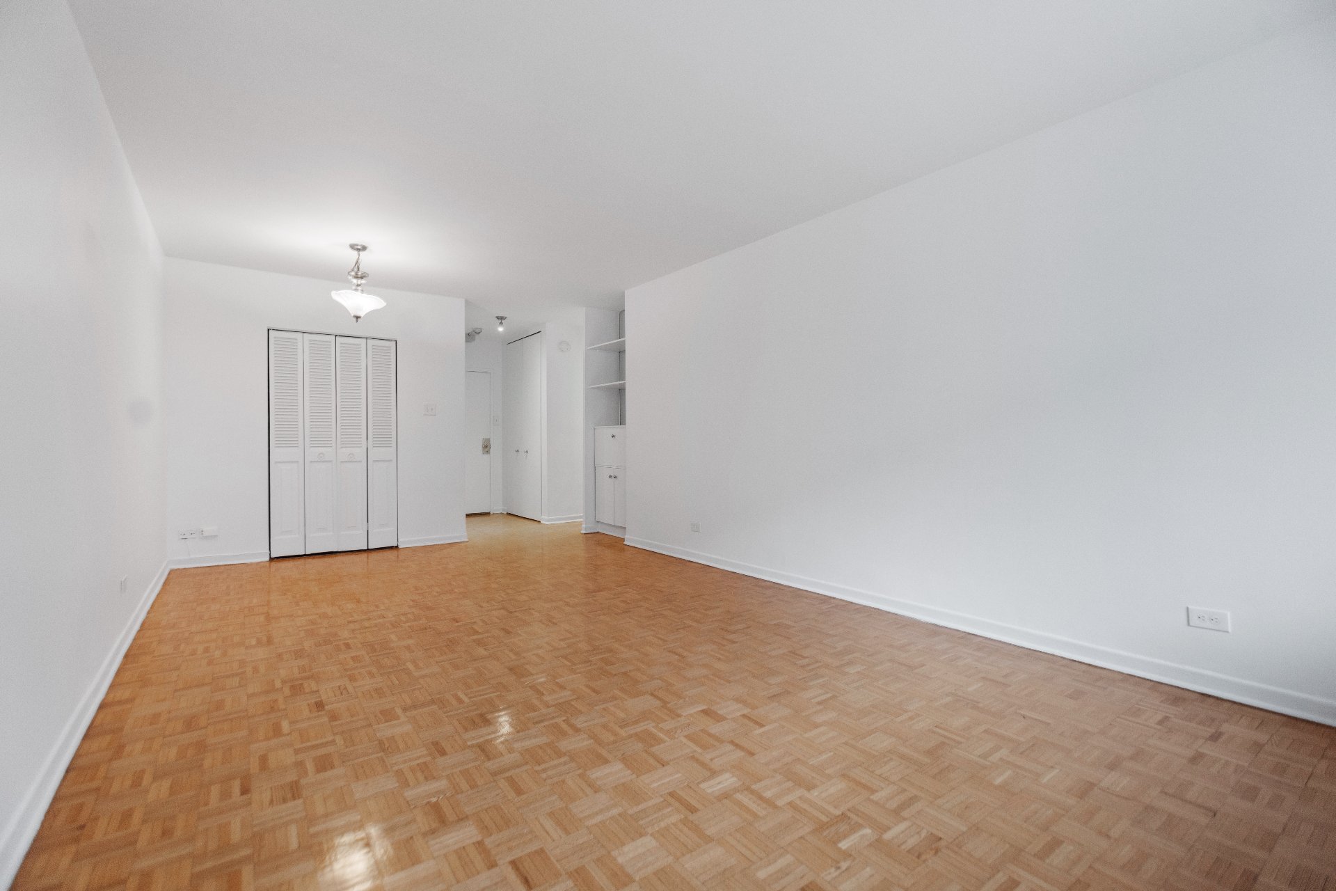 Montréal (Ville-Marie), QC H3H 2J8, Canada, 1 Bedroom Bedrooms, ,1 BathroomBathrooms,Residential,Active,12444