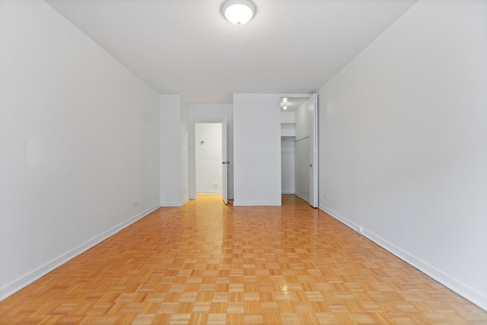 Montréal (Ville-Marie), QC H3H 2J8, Canada, 1 Bedroom Bedrooms, ,1 BathroomBathrooms,Residential,Active,12444