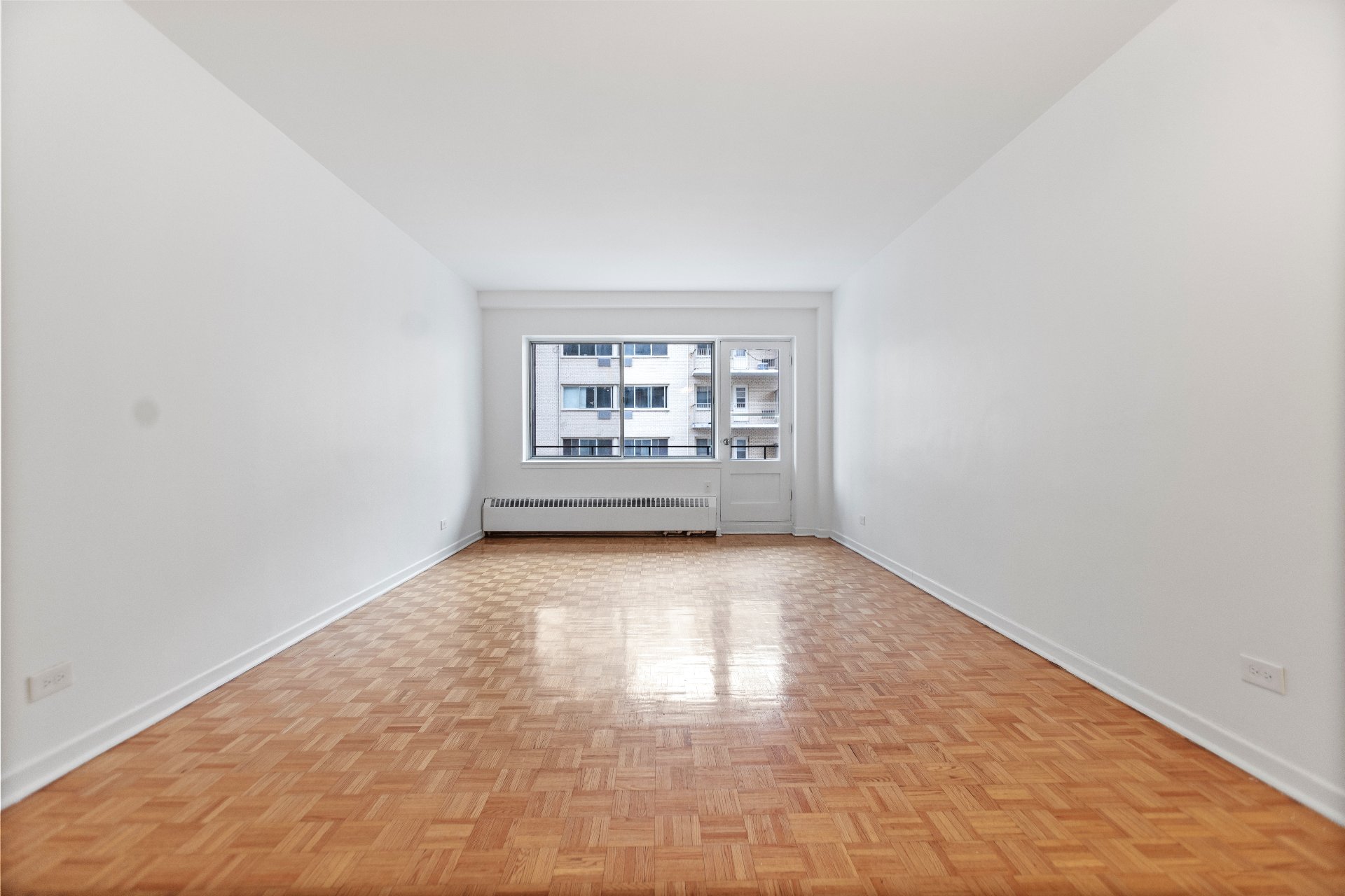 Montréal (Ville-Marie), QC H3H 2J8, Canada, 1 Bedroom Bedrooms, ,1 BathroomBathrooms,Residential,Active,12444