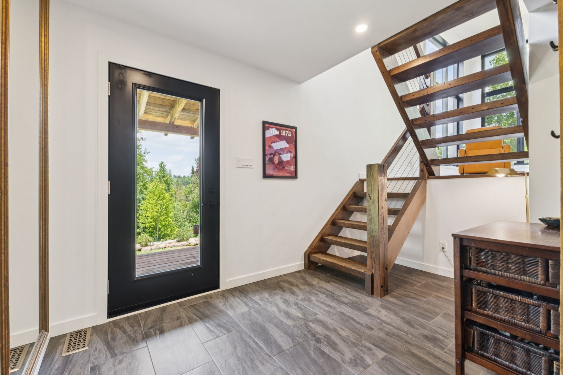 La Pêche, QC J0X 2W0, Canada, 2 Bedrooms Bedrooms, ,1 BathroomBathrooms,Residential,Active,151743