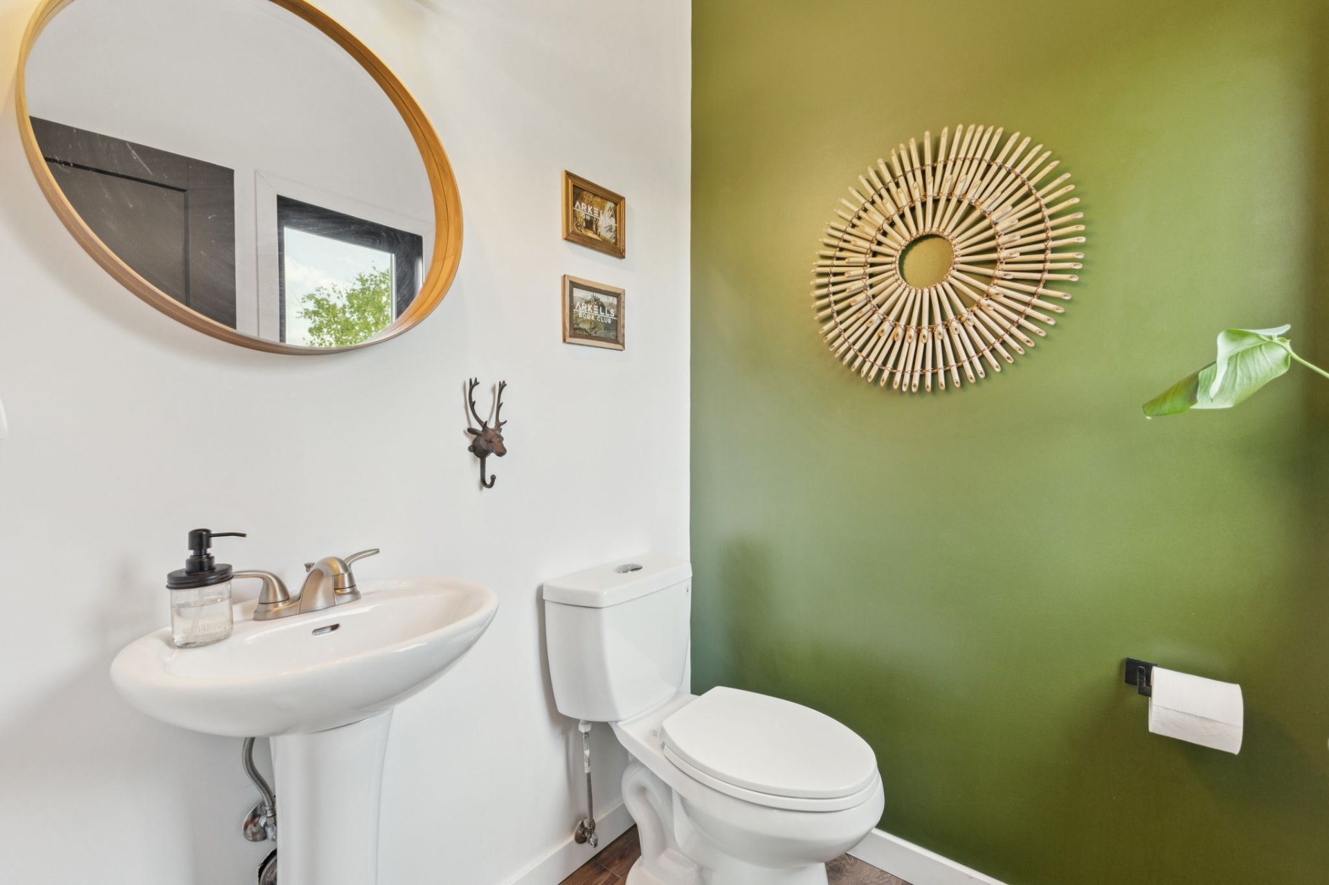 La Pêche, QC J0X 2W0, Canada, 2 Bedrooms Bedrooms, ,1 BathroomBathrooms,Residential,Active,151743