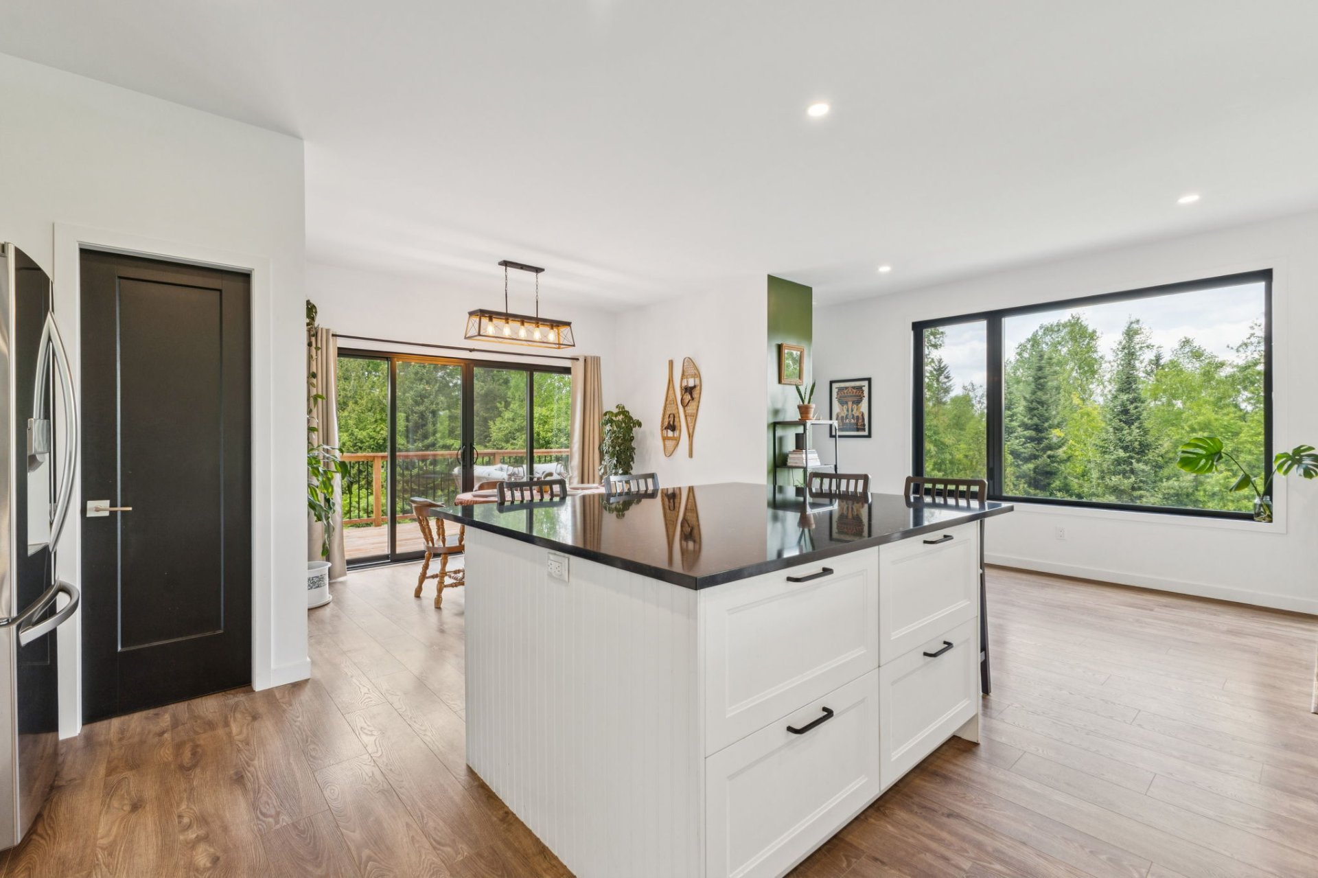 La Pêche, QC J0X 2W0, Canada, 2 Bedrooms Bedrooms, ,1 BathroomBathrooms,Residential,Active,151743