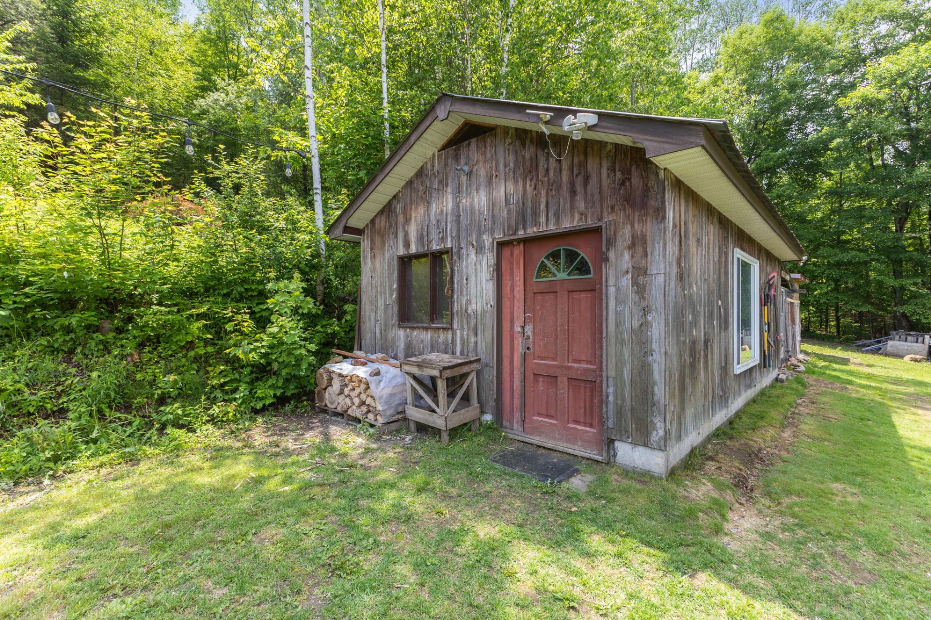 La Pêche, QC J0X 2W0, Canada, 2 Bedrooms Bedrooms, ,1 BathroomBathrooms,Residential,Active,151743