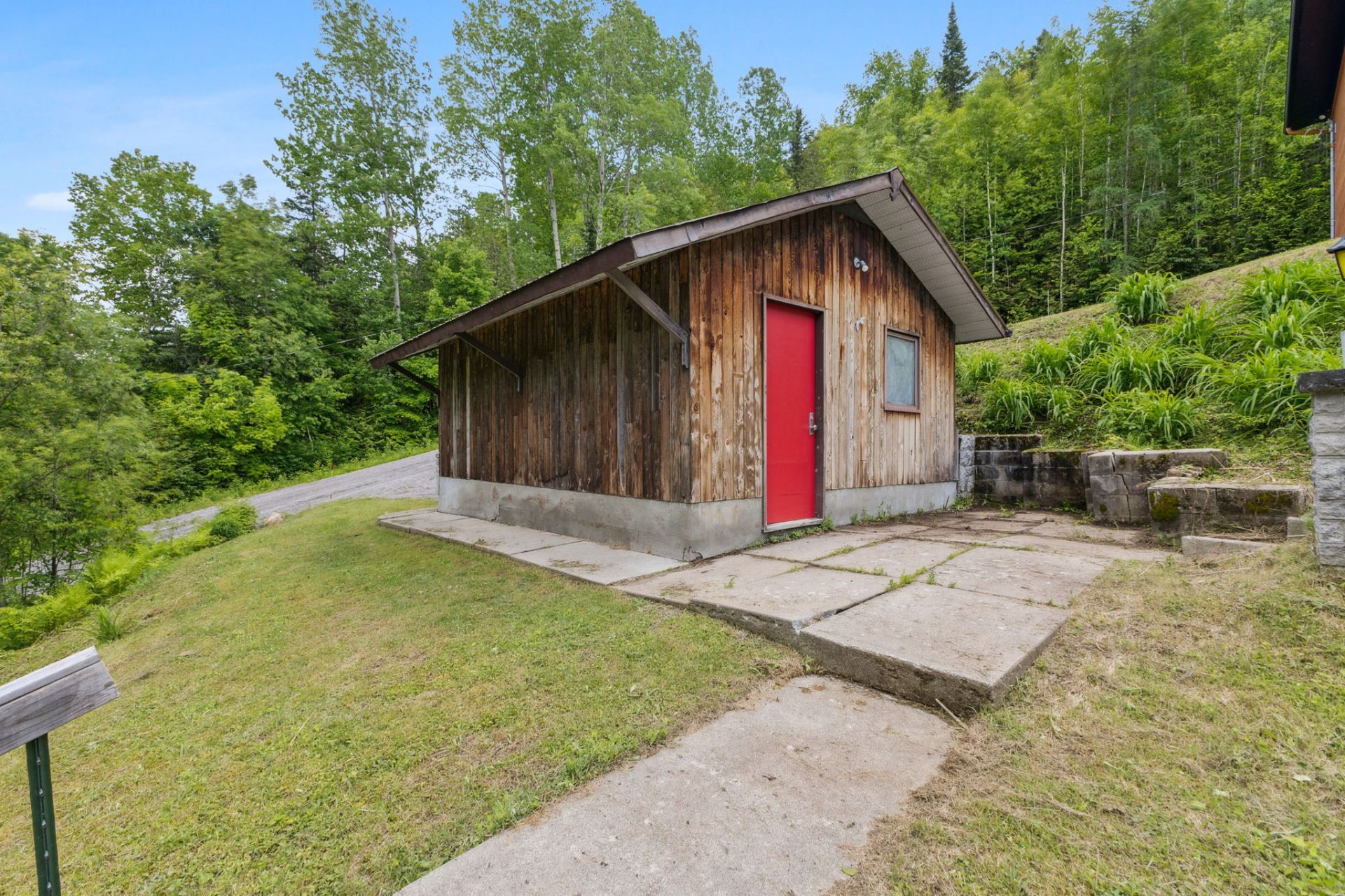 La Pêche, QC J0X 2W0, Canada, 2 Bedrooms Bedrooms, ,1 BathroomBathrooms,Residential,Active,151743