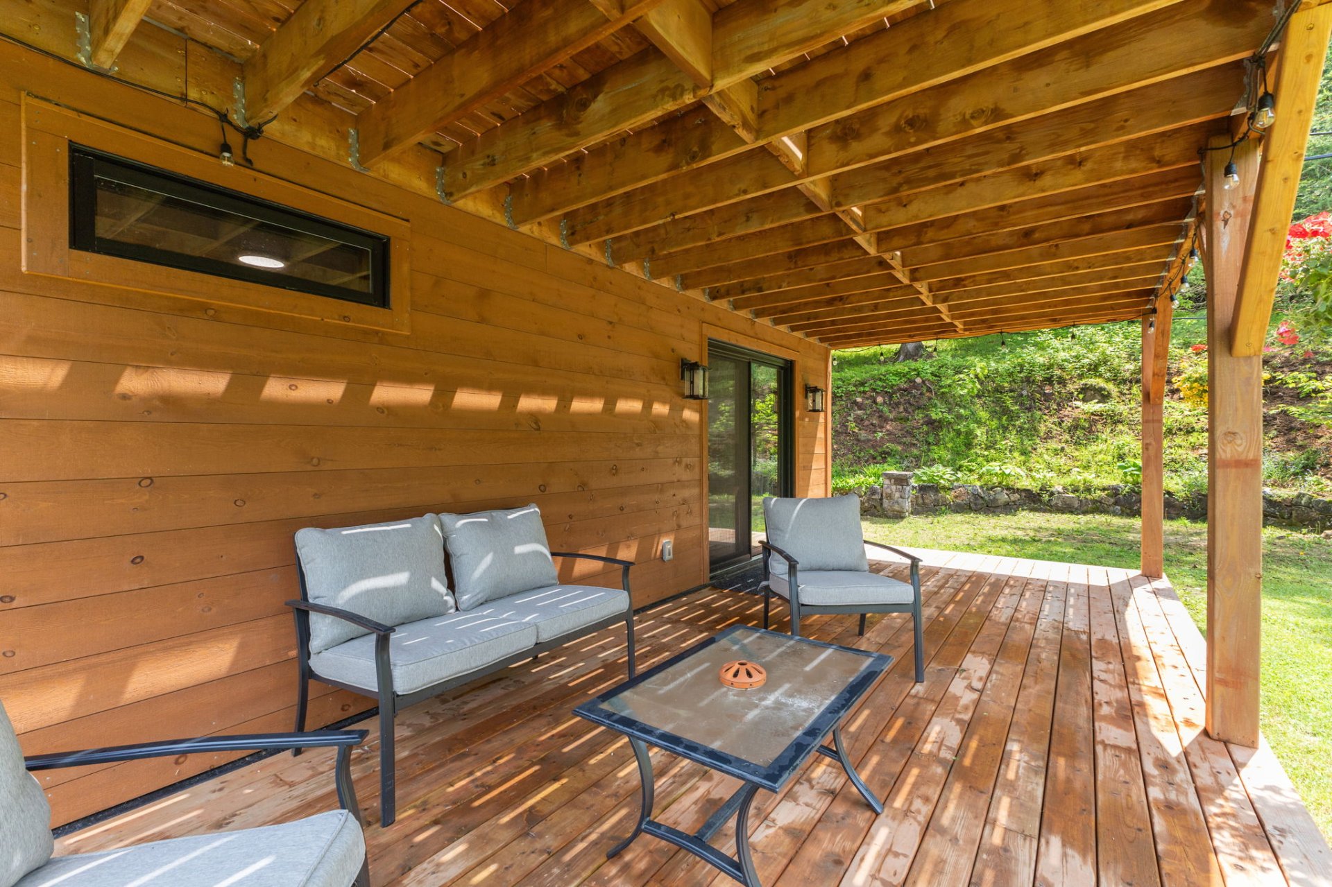 La Pêche, QC J0X 2W0, Canada, 2 Bedrooms Bedrooms, ,1 BathroomBathrooms,Residential,Active,151743