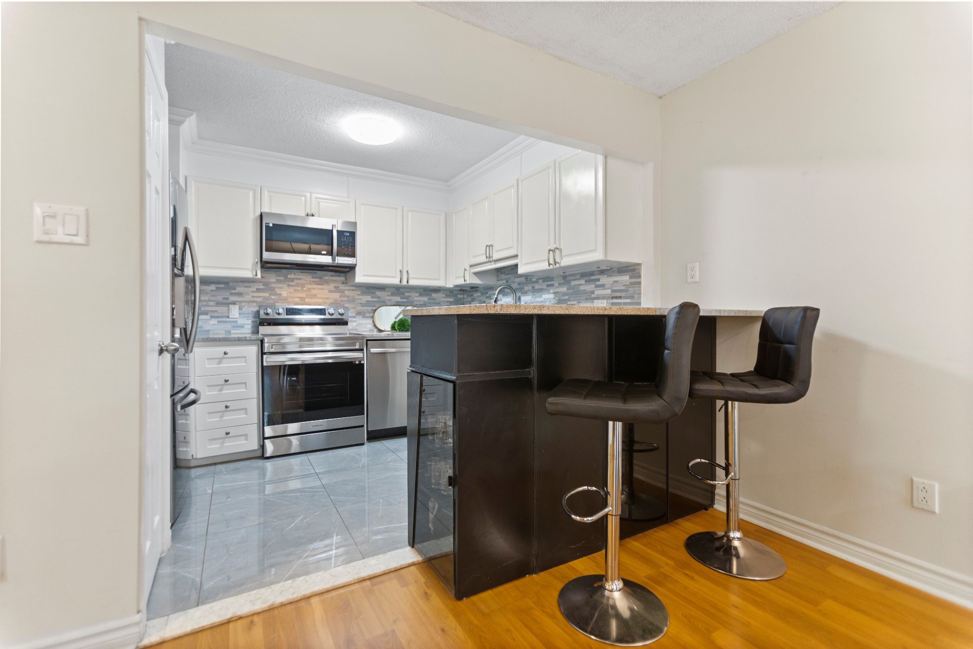 Montréal (Le Sud-Ouest), QC H3J 2S2, Canada, 2 Bedrooms Bedrooms, ,1 BathroomBathrooms,Residential,Active,45364