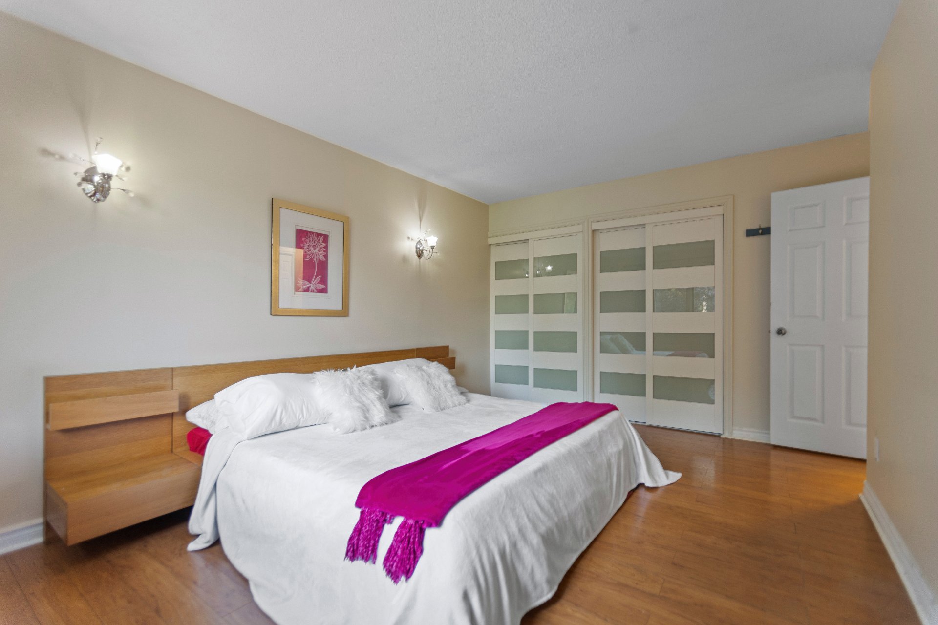 Montréal (Le Sud-Ouest), QC H3J 2S2, Canada, 2 Bedrooms Bedrooms, ,1 BathroomBathrooms,Residential,Active,45364