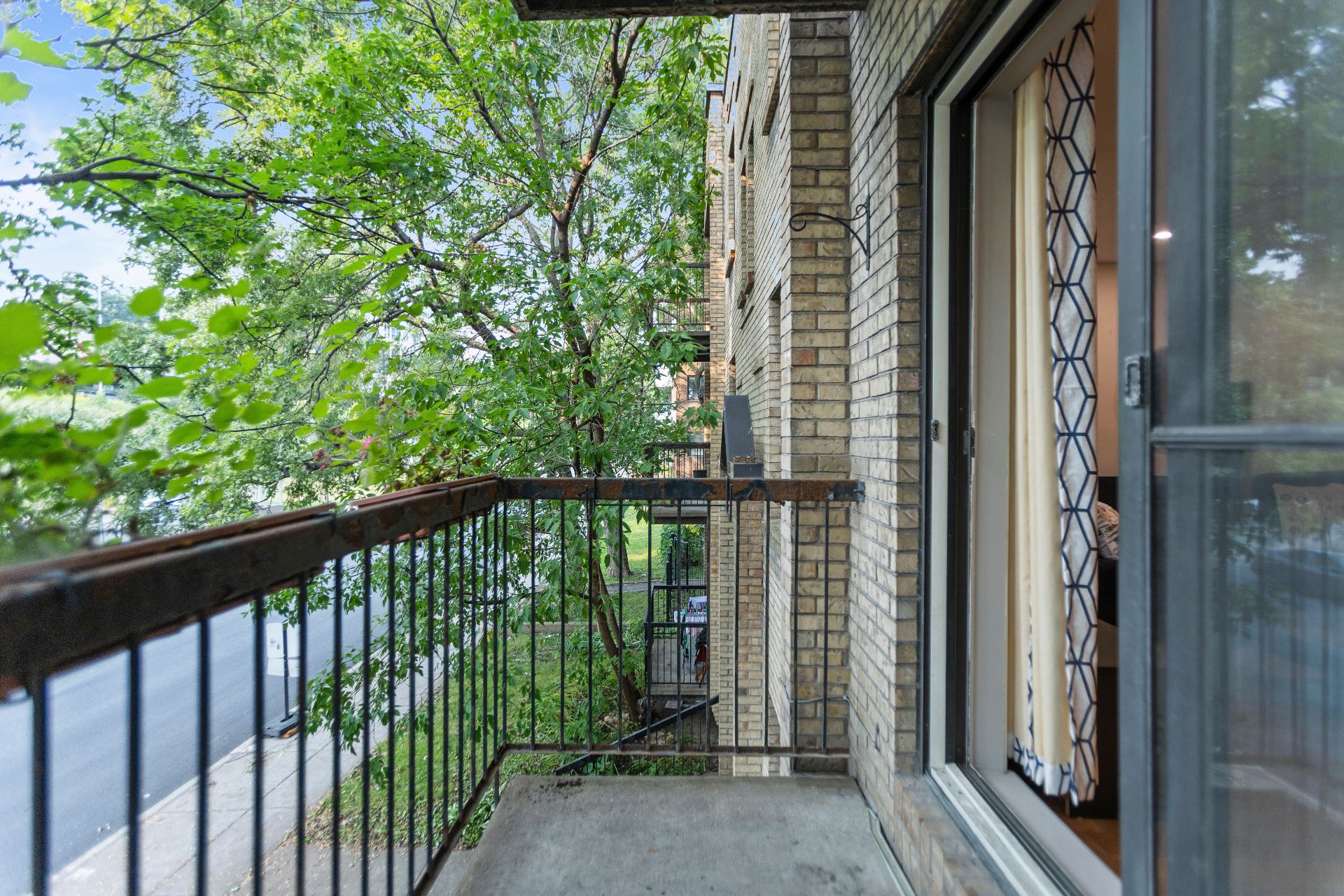 Montréal (Le Sud-Ouest), QC H3J 2S2, Canada, 2 Bedrooms Bedrooms, ,1 BathroomBathrooms,Residential,Active,45364