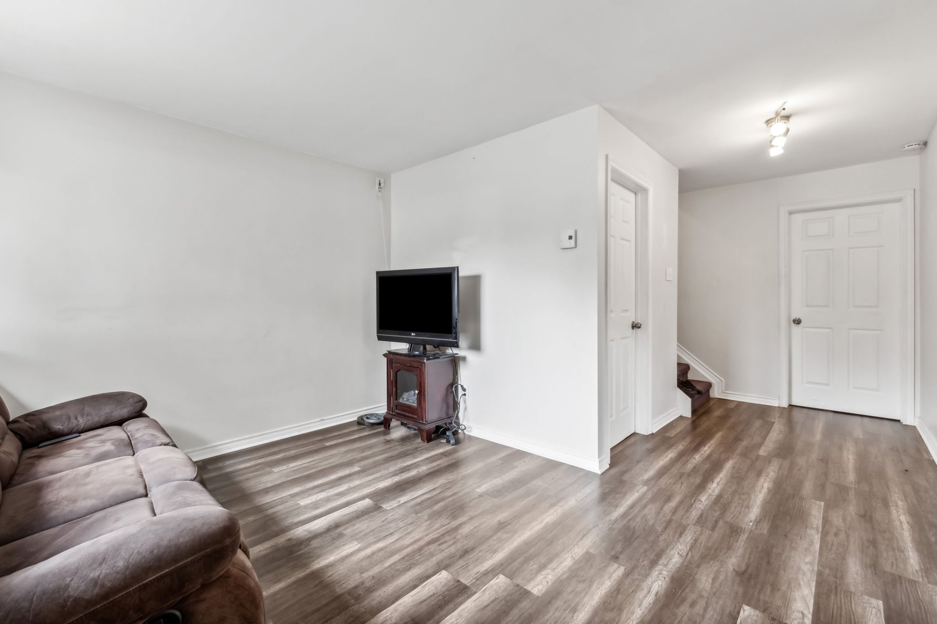 Gatineau (Gatineau), QC J8P 2A7, Canada, 4 Bedrooms Bedrooms, ,1 BathroomBathrooms,Residential,Active,20238