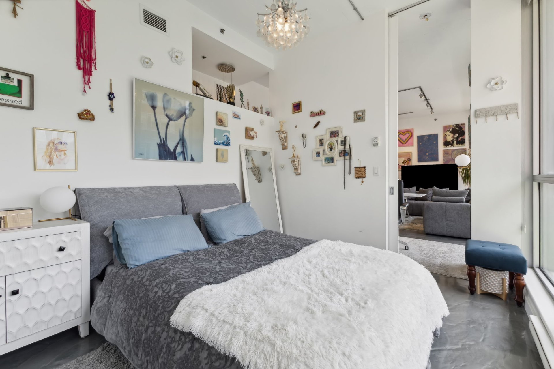 Montréal (Ville-Marie), QC H3C 4C9, Canada, 1 Bedroom Bedrooms, ,1 BathroomBathrooms,Residential,Active,53678