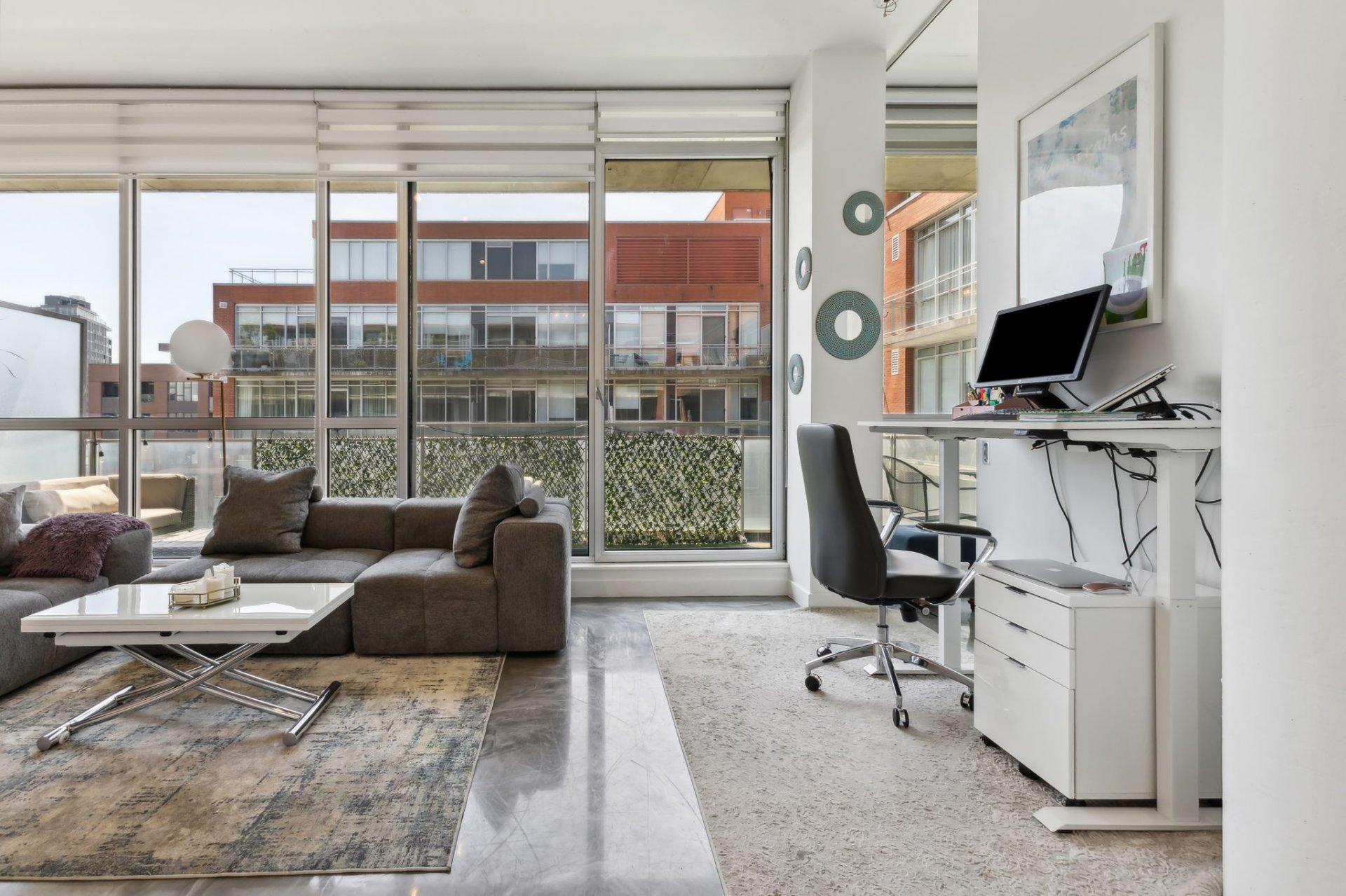 Montréal (Ville-Marie), QC H3C 4C9, Canada, 1 Bedroom Bedrooms, ,1 BathroomBathrooms,Residential,Active,53678