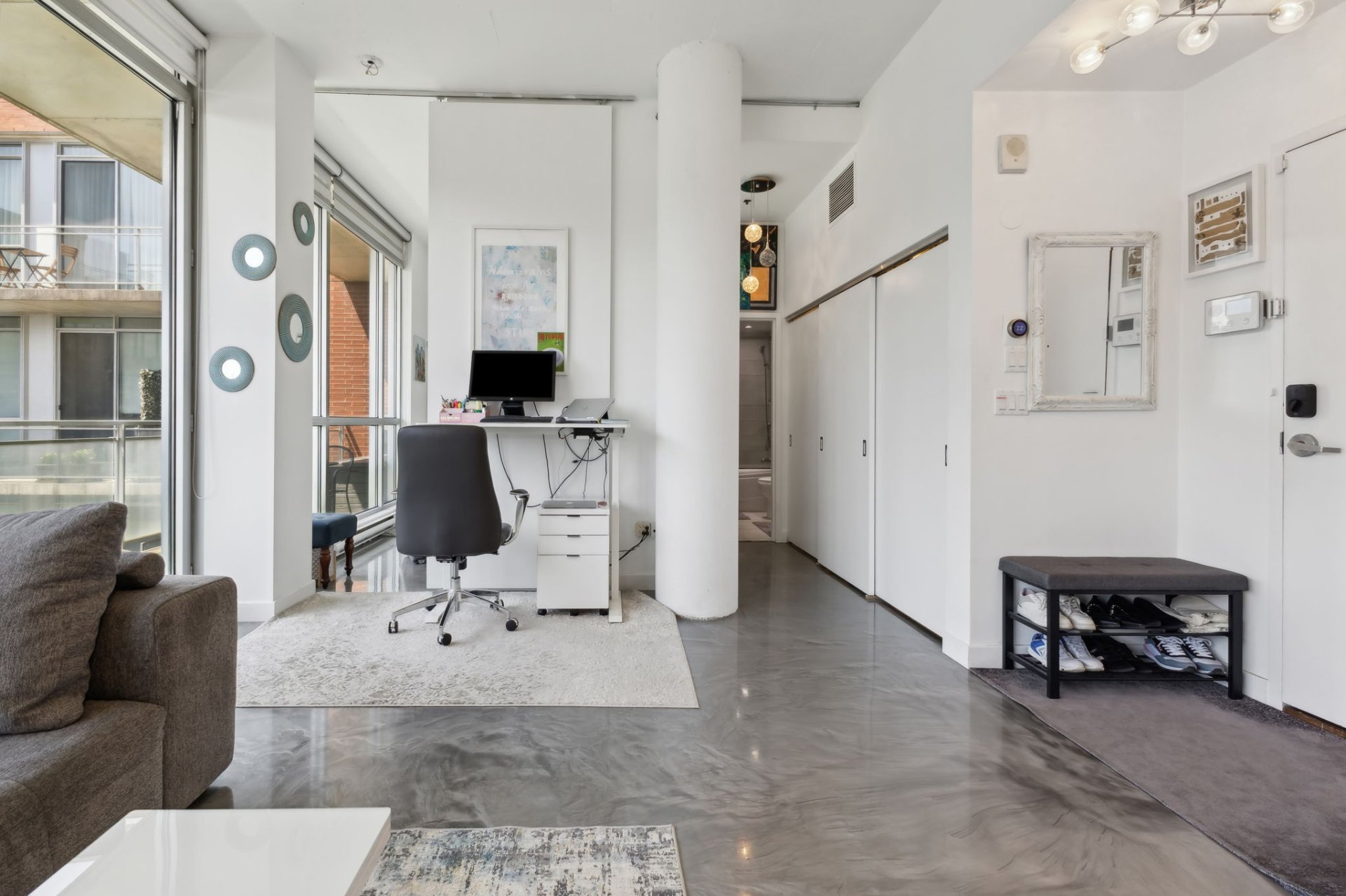 Montréal (Ville-Marie), QC H3C 4C9, Canada, 1 Bedroom Bedrooms, ,1 BathroomBathrooms,Residential,Active,53678