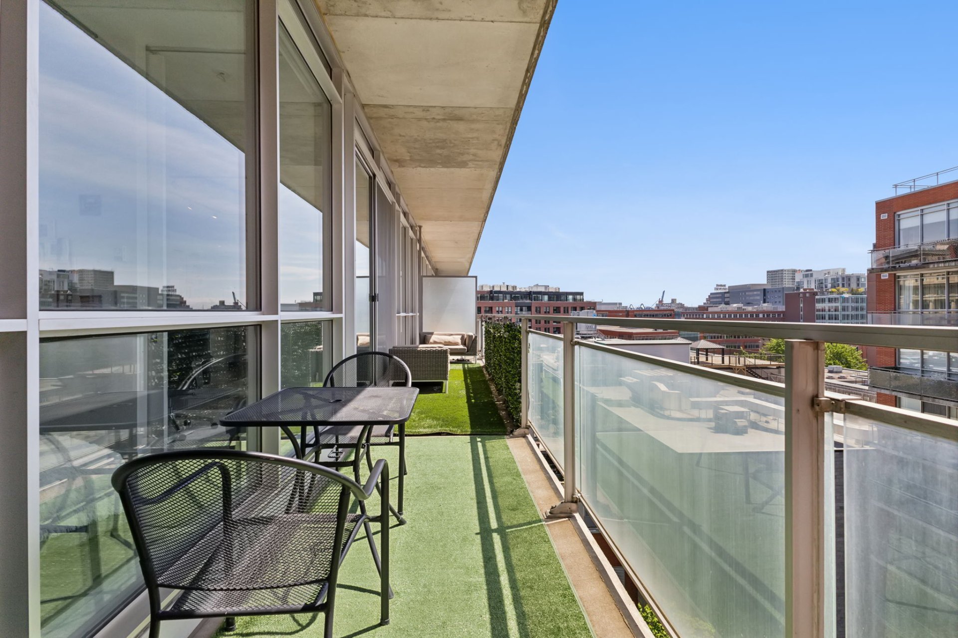 Montréal (Ville-Marie), QC H3C 4C9, Canada, 1 Bedroom Bedrooms, ,1 BathroomBathrooms,Residential,Active,53678