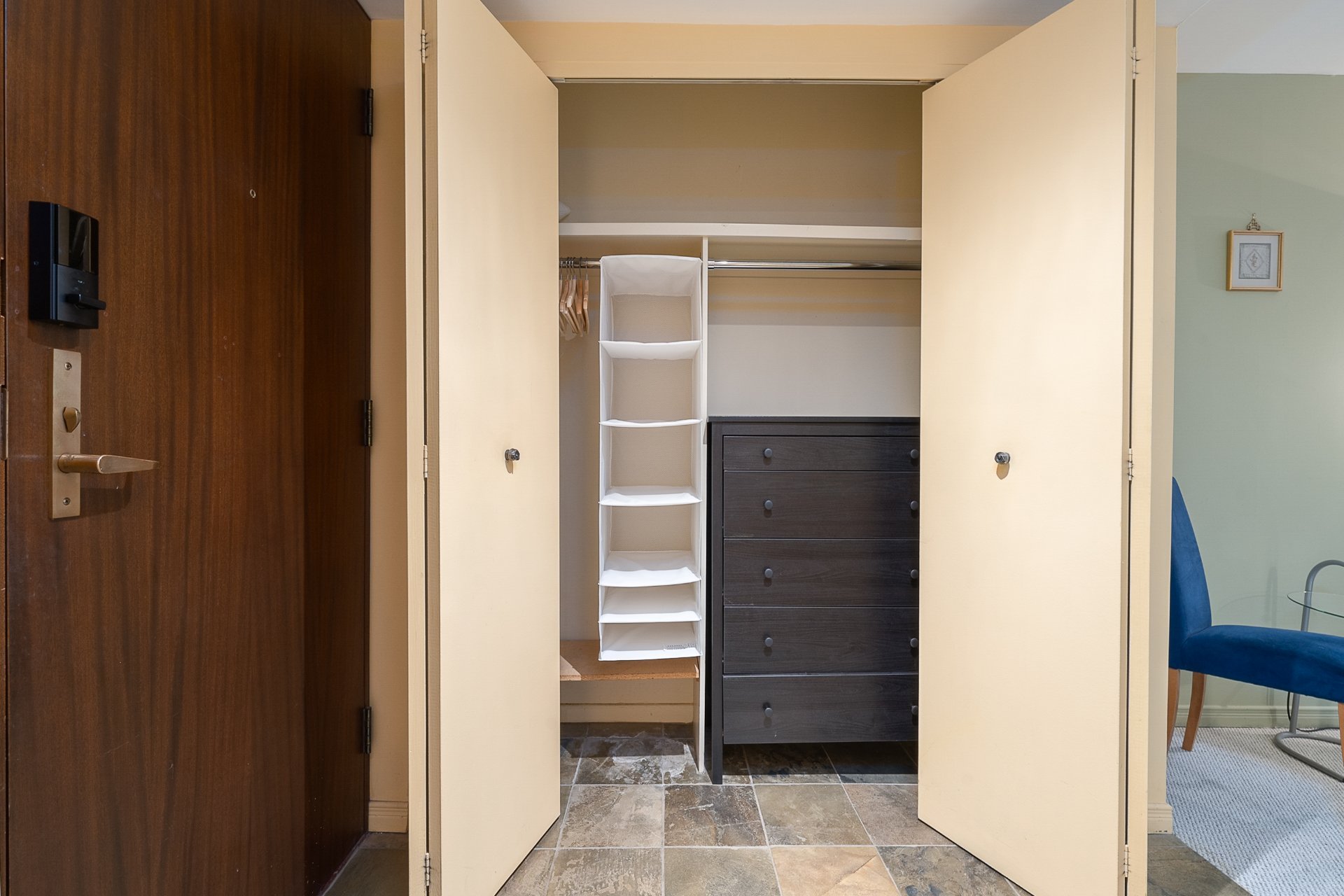 Montréal (Ville-Marie), QC H3G 2P5, Canada, ,1 BathroomBathrooms,Residential,Active,110483