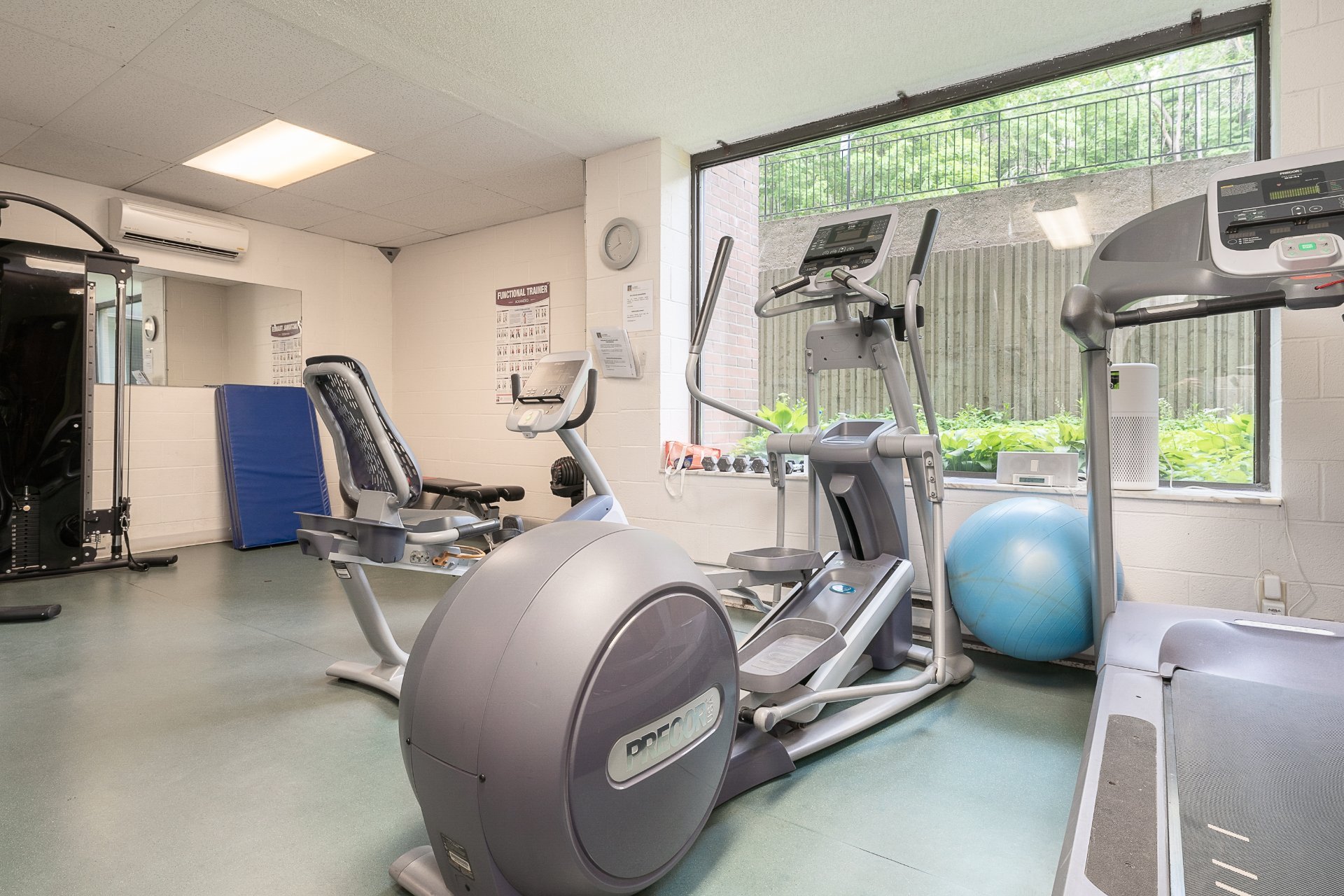 Montréal (Ville-Marie), QC H3G 2P5, Canada, ,1 BathroomBathrooms,Residential,Active,110483