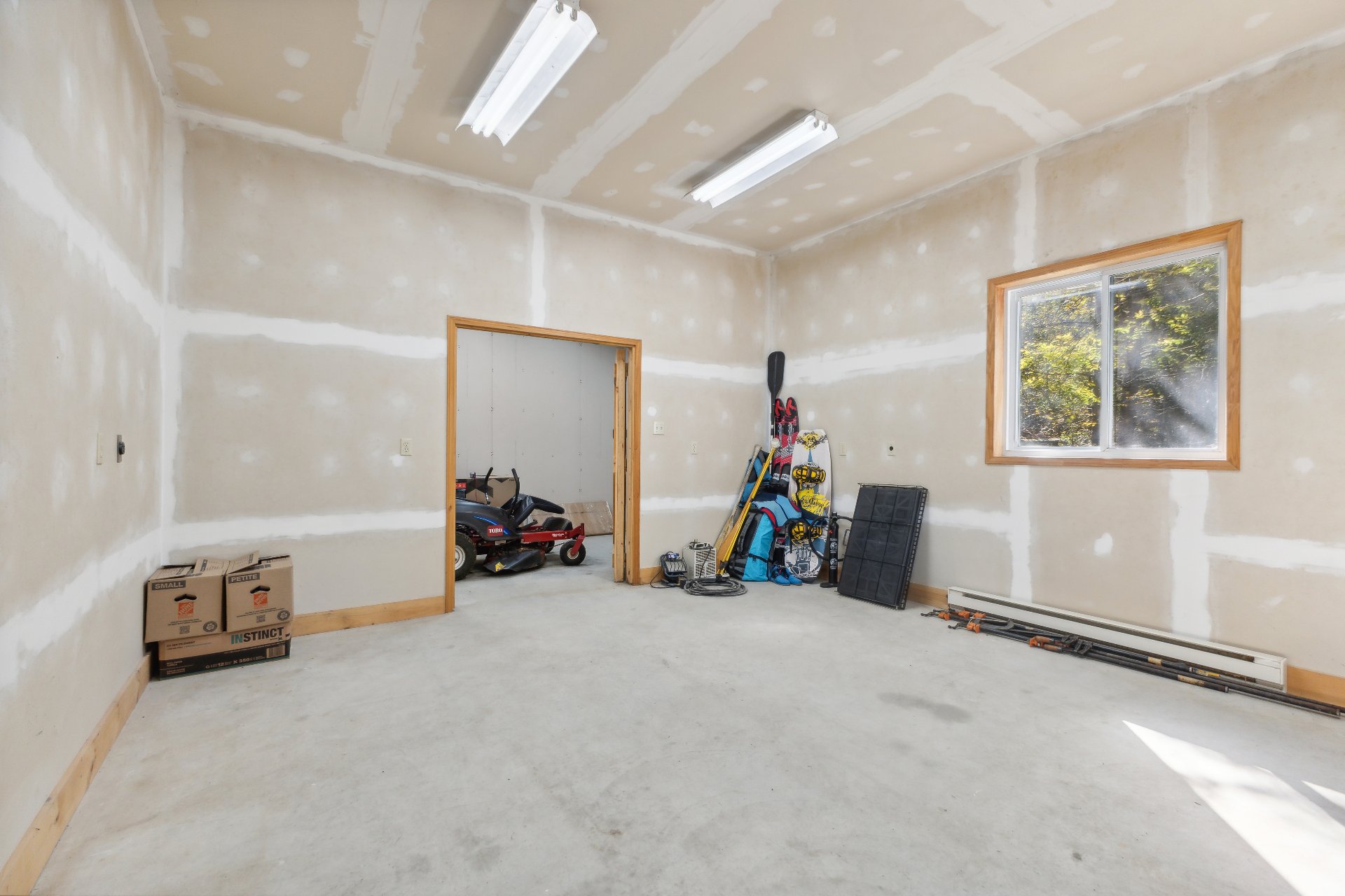 La Pêche, QC J0X 3G0, Canada, 3 Bedrooms Bedrooms, ,2 BathroomsBathrooms,Residential,Active,40301