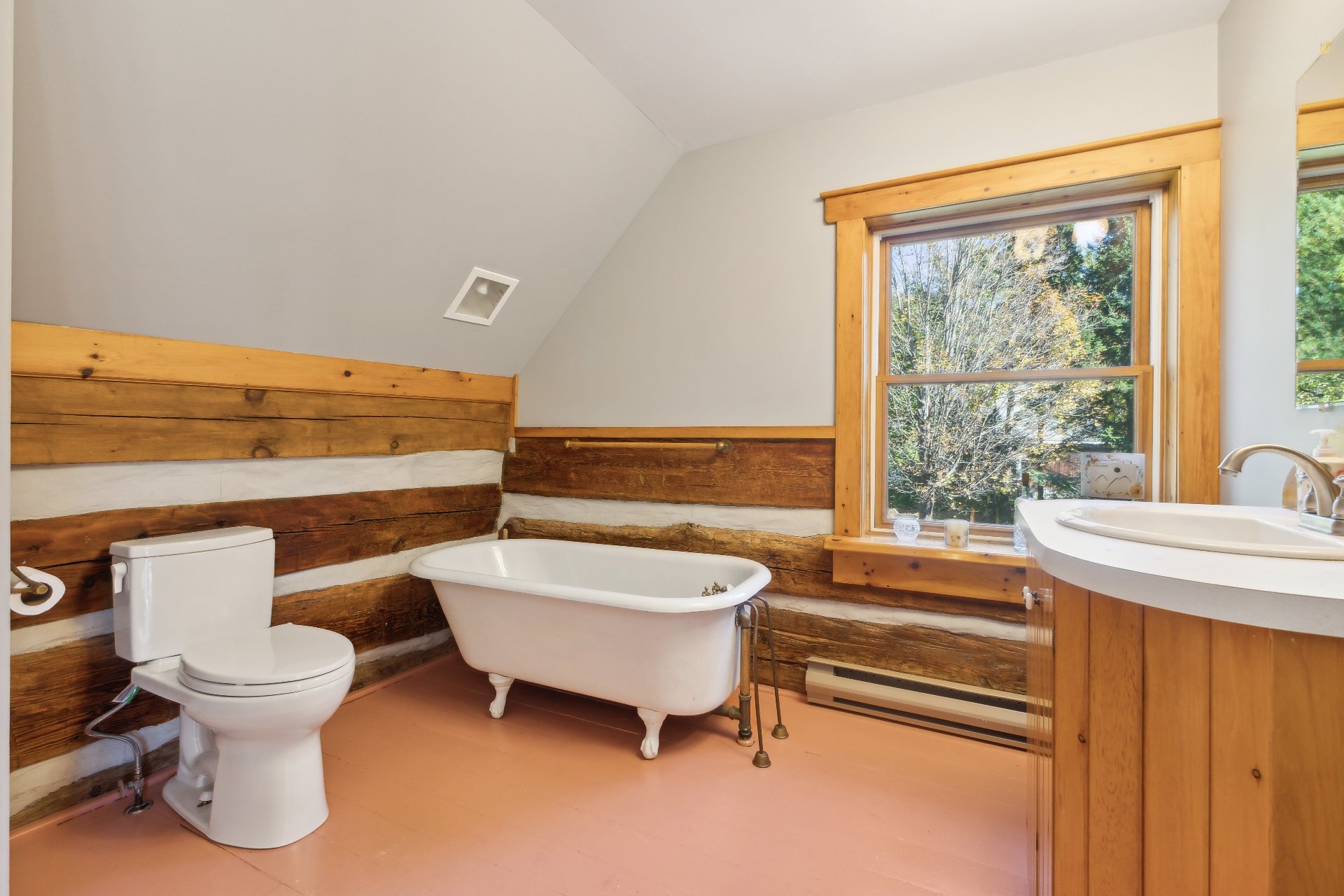 La Pêche, QC J0X 3G0, Canada, 3 Bedrooms Bedrooms, ,2 BathroomsBathrooms,Residential,Active,40301