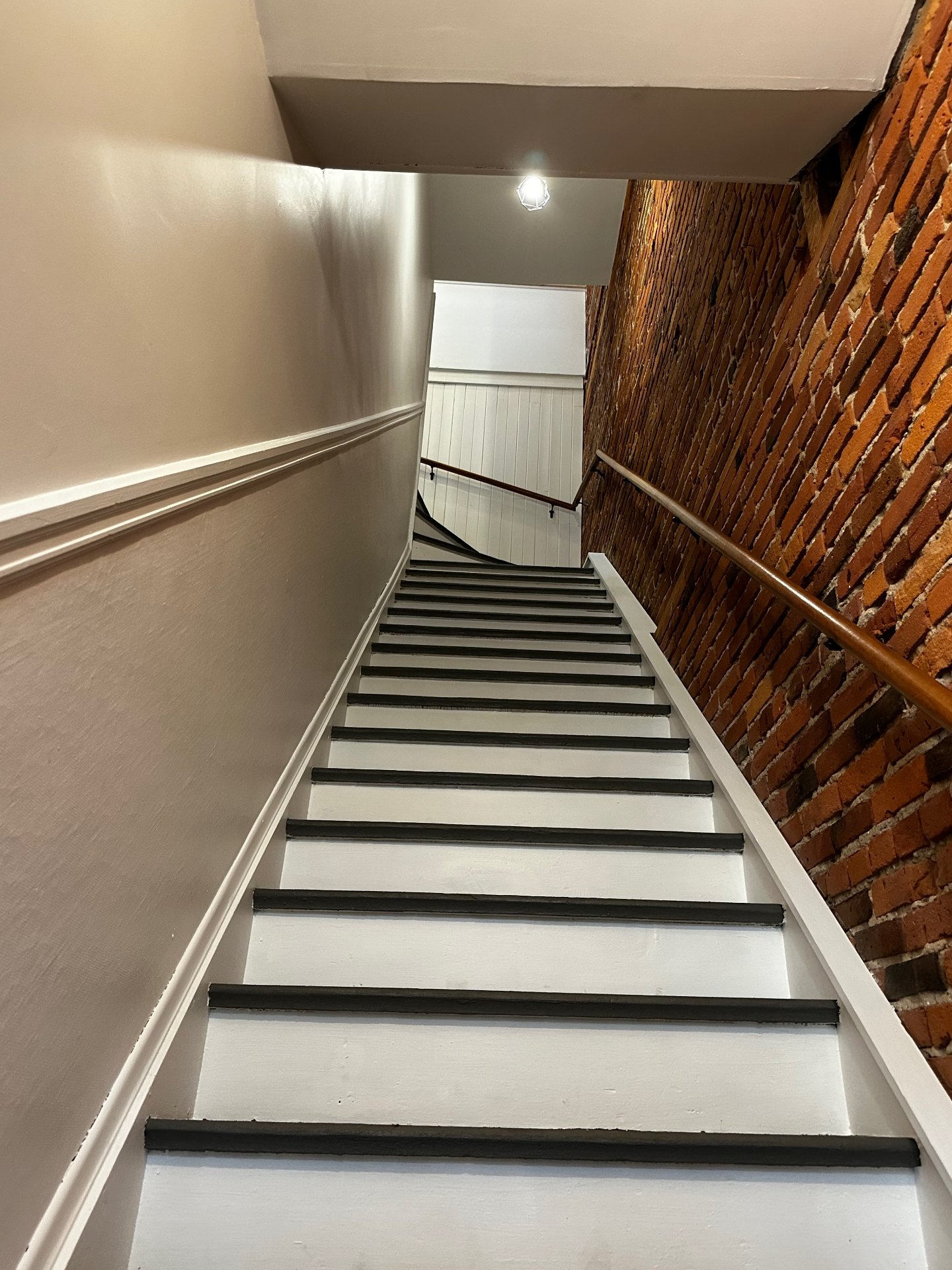 Montréal (Côte-Des-Neiges/Notre-Dame-De-Grâce), QC H4A 3H2, Canada, 3 Bedrooms Bedrooms, ,1 BathroomBathrooms,Residential,Active,35879