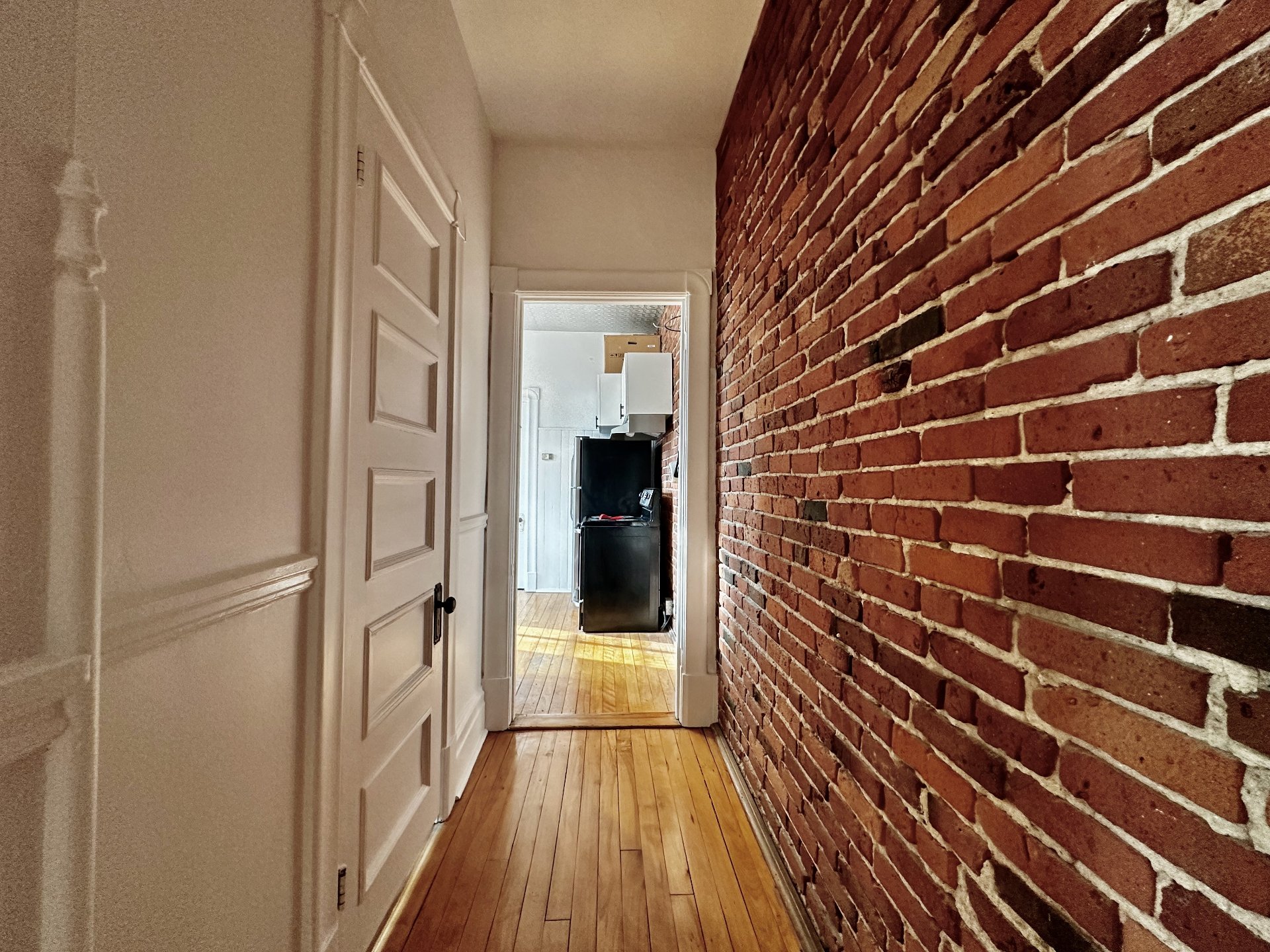 Montréal (Côte-Des-Neiges/Notre-Dame-De-Grâce), QC H4A 3H2, Canada, 3 Bedrooms Bedrooms, ,1 BathroomBathrooms,Residential,Active,35879