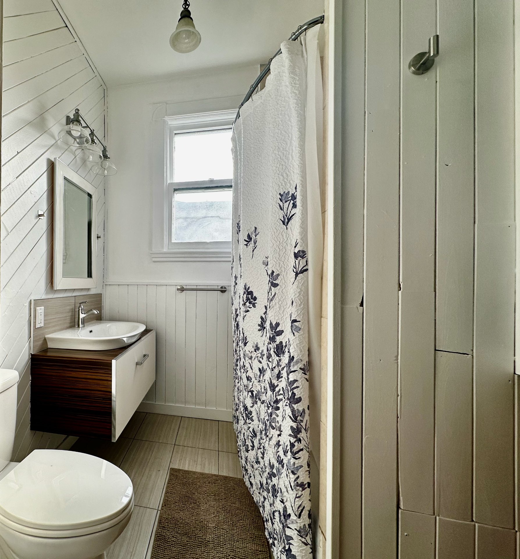 Montréal (Côte-Des-Neiges/Notre-Dame-De-Grâce), QC H4A 3H2, Canada, 3 Bedrooms Bedrooms, ,1 BathroomBathrooms,Residential,Active,35879